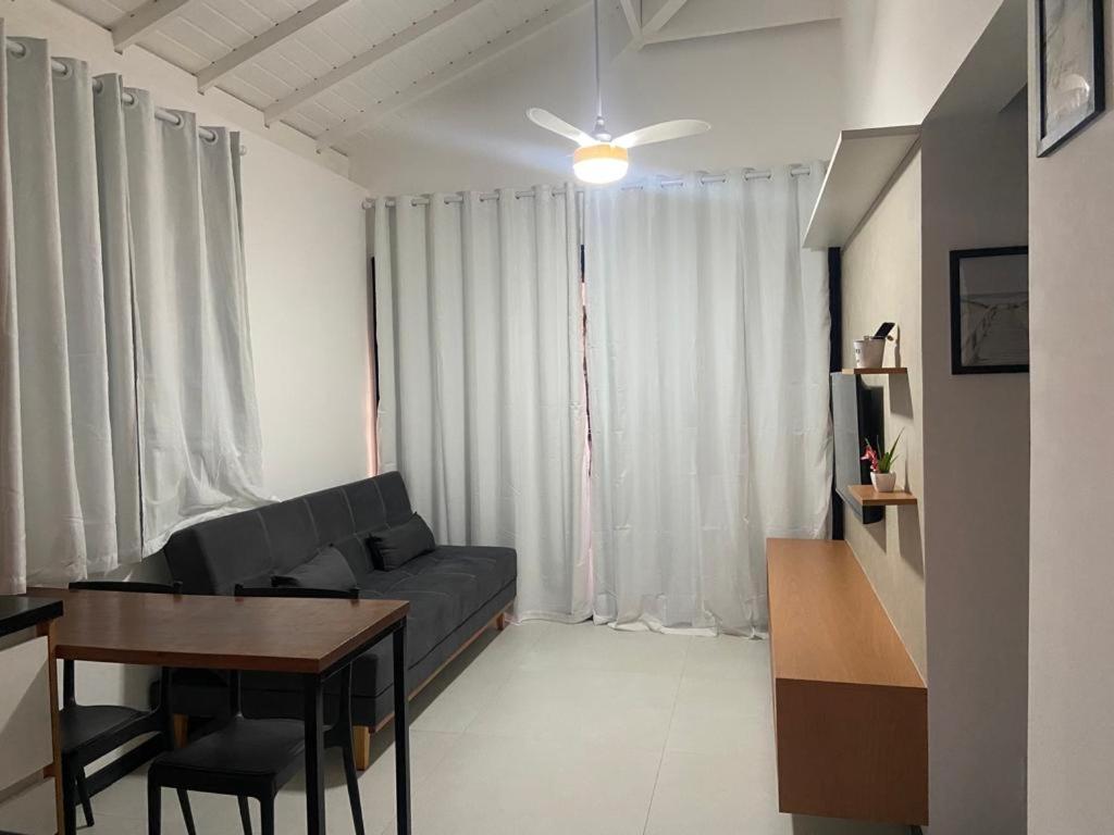 Apt 1/4 novo, ambiente aconchegante na Praia do Forte.