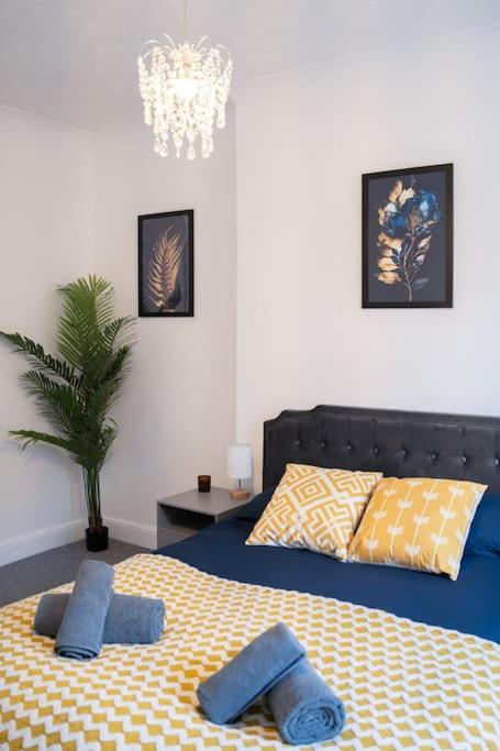 Open Mind Property - Spacious 2 Bedroom Flat view 2