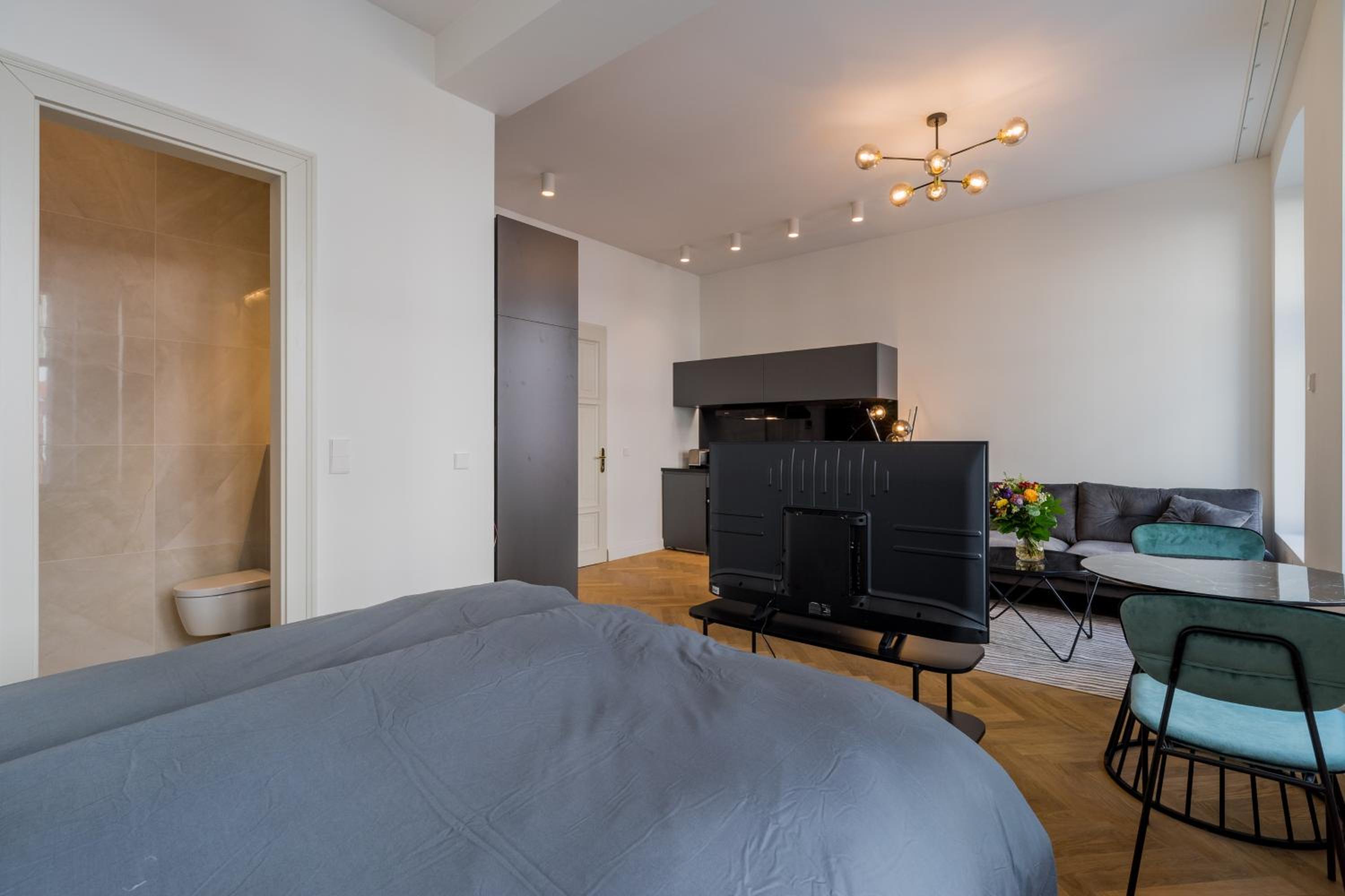 Spacious Apartments In Mitte- Feel The Citycenter