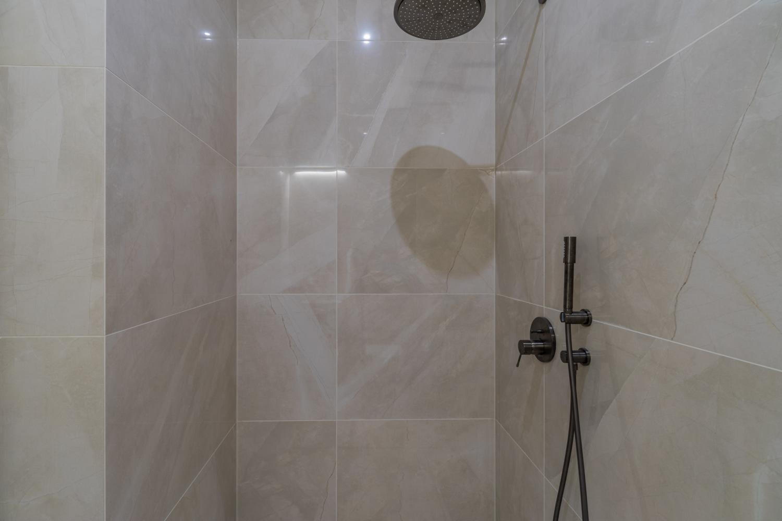 Spacious Apartments In Mitte- Feel The Citycenter