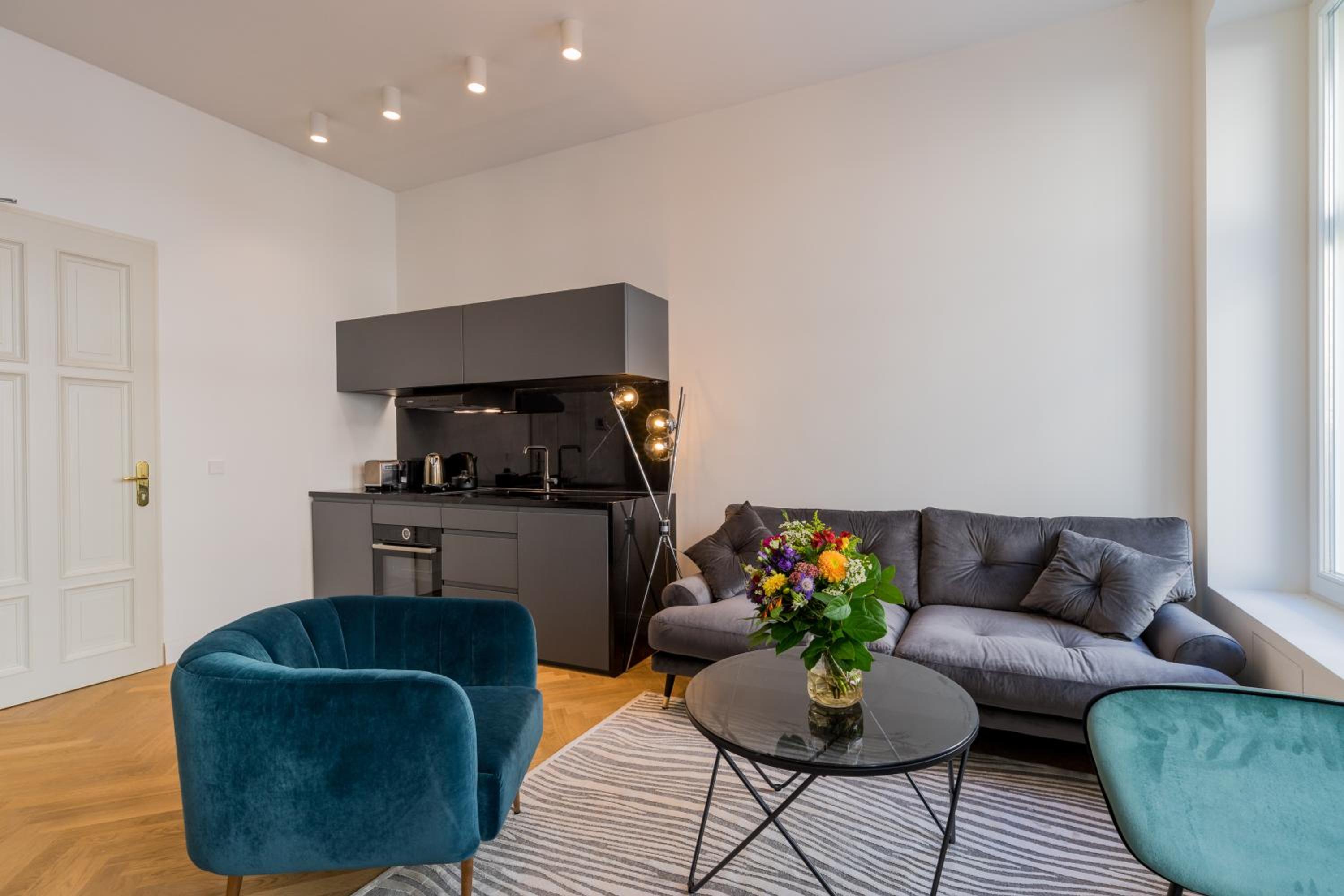 Spacious Apartments In Mitte- Feel The Citycenter
