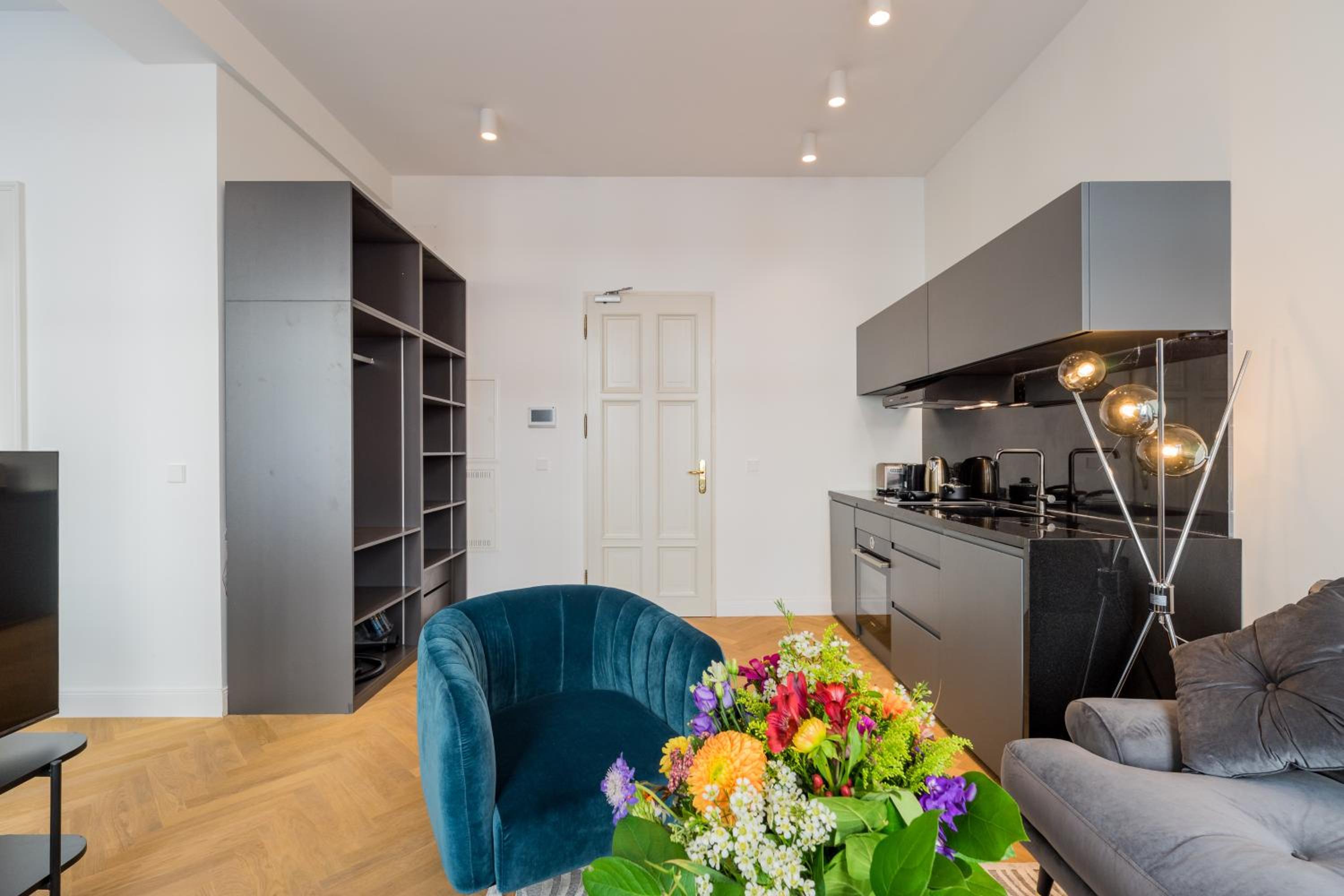 Spacious Apartments In Mitte- Feel The Citycenter