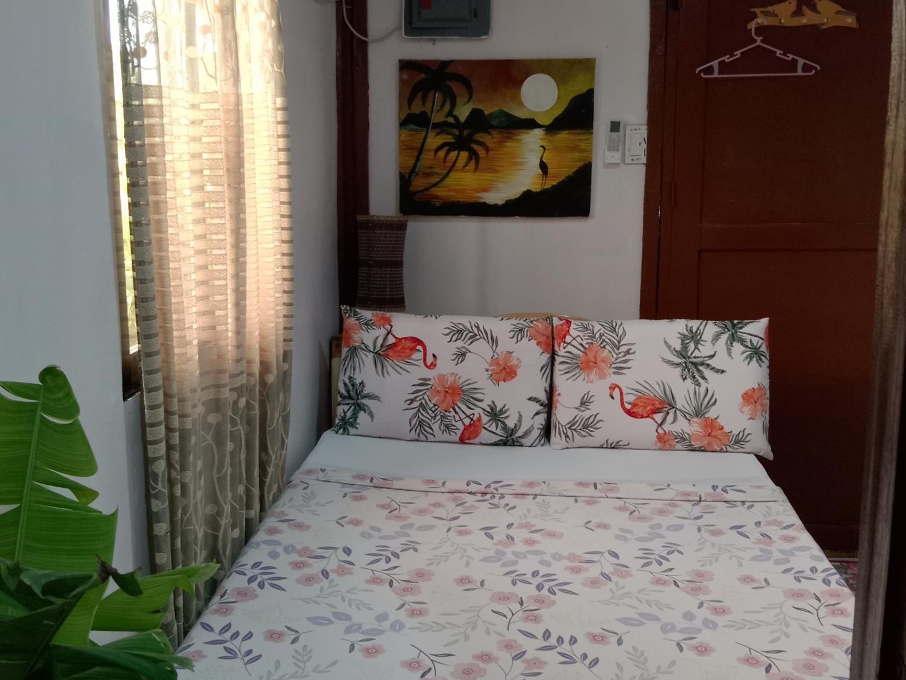 Vincent Lloyd's Guestroom view 3