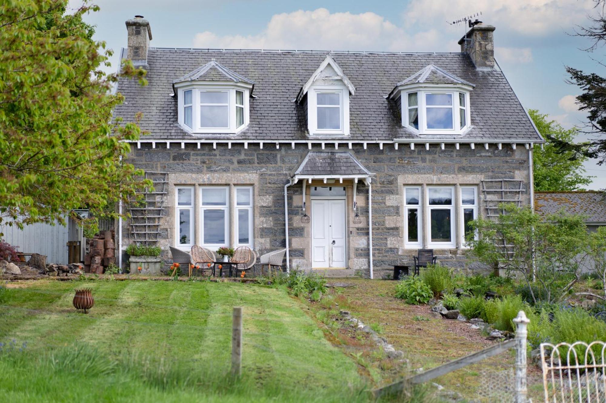 Raitts House - Seasgair Lodges view 4