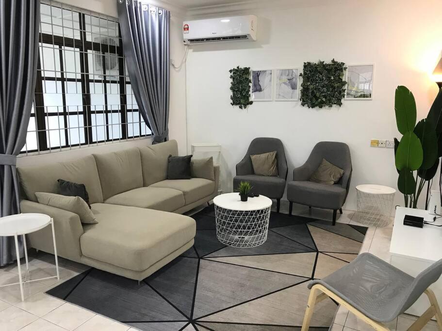Dahlia Homestay (Wi-Fi & Netflix) photo 1