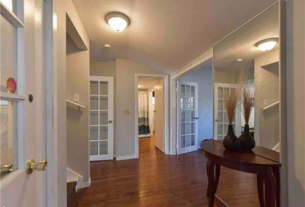 Swing Bridge Cottage on Lake Simcoe - Waterfront