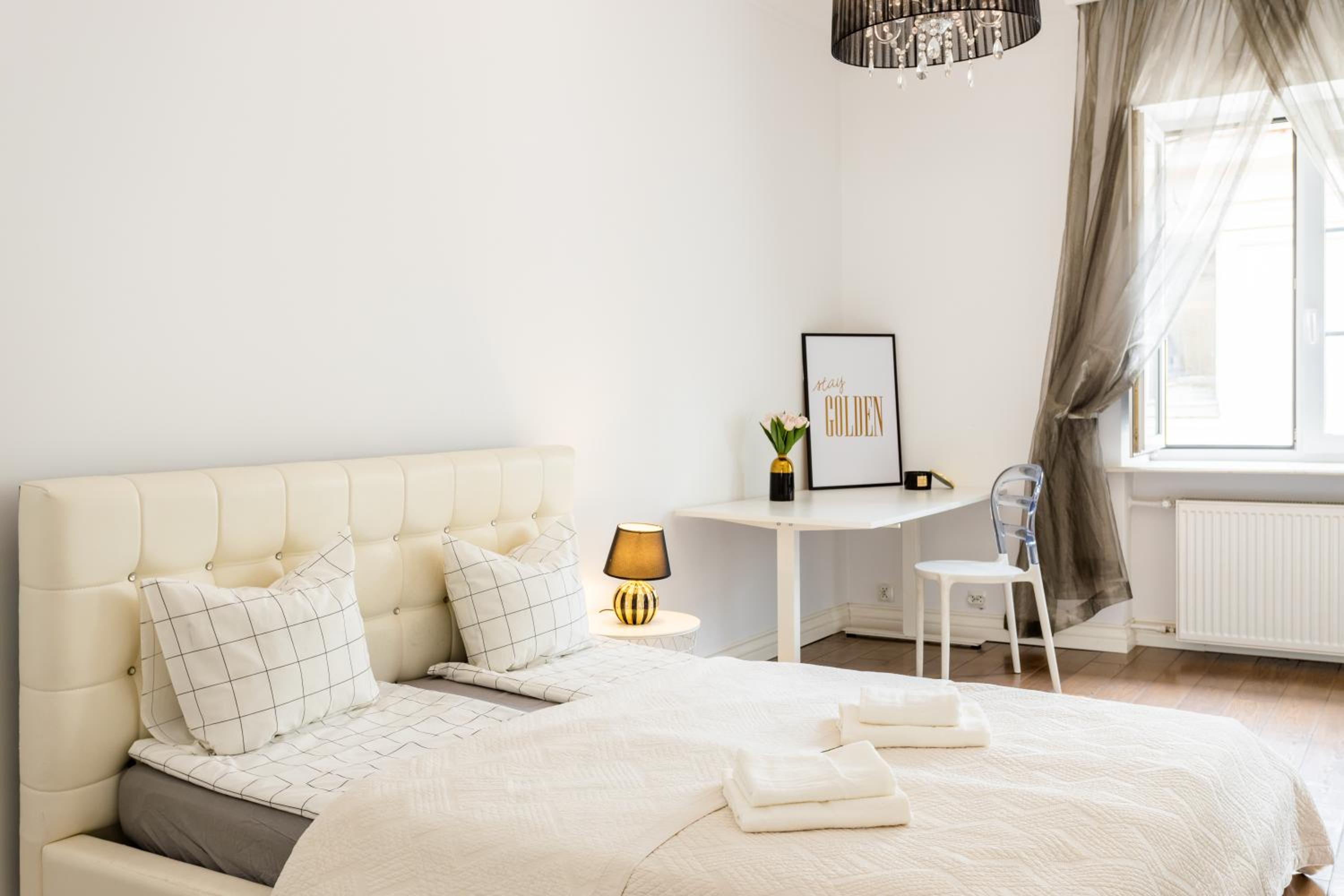 Golden Apartments Warsaw - Elegant Stay, Podwale Street