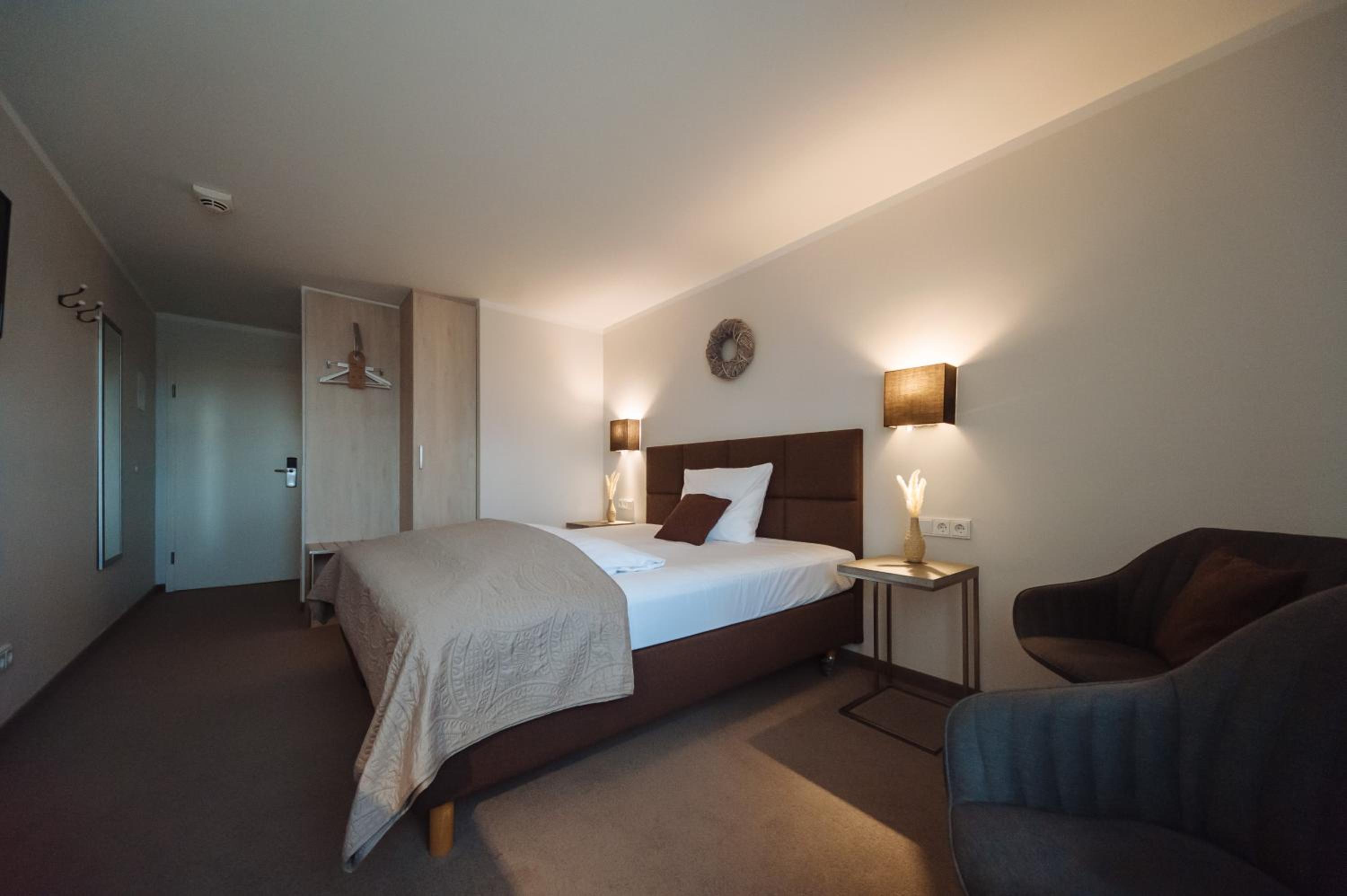 Potsdam Vacations - Landhotel Potsdam - Property Image 2
