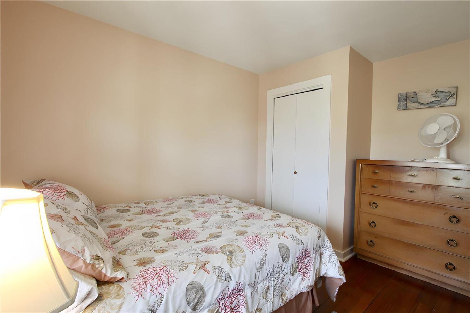 Mariner House, 3 units at First Beach close to downtown Newport view 3