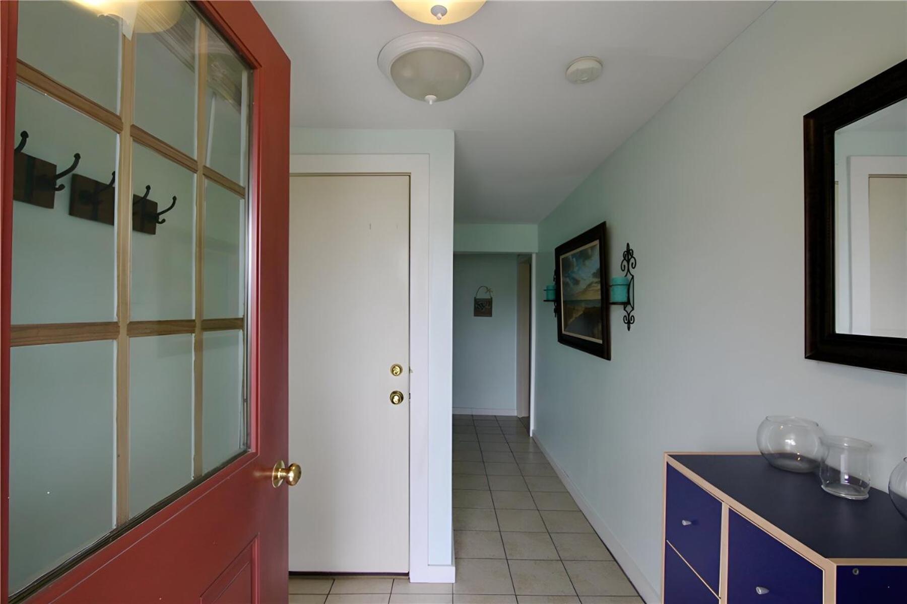 Mariner House, 3 units at First Beach close to downtown Newport view 5
