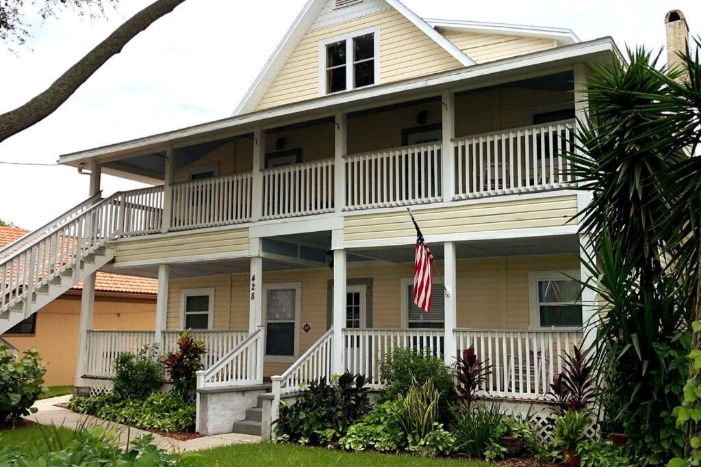 Downtown Dunedin! 2 bedroom 2 bath NO KIDS, NO PETS view 4