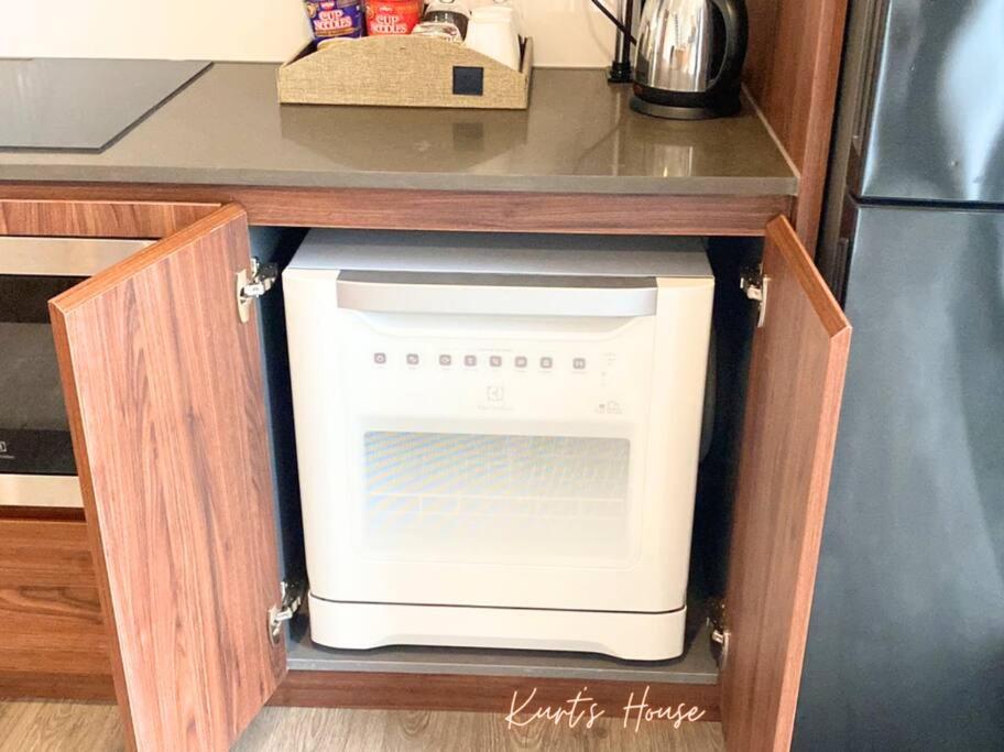 KURT'S HOUSE TÂY HỒ - 90m2 duplex apartment with cooking capacity
