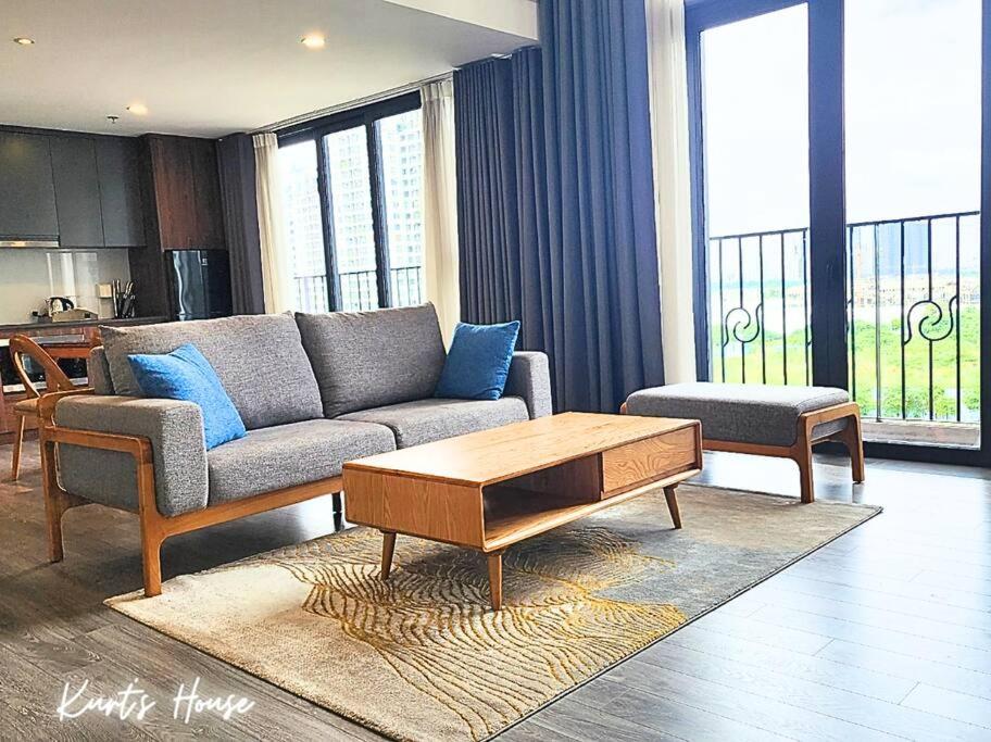 KURT'S HOUSE TÂY HỒ - 90m2 duplex apartment with cooking capacity