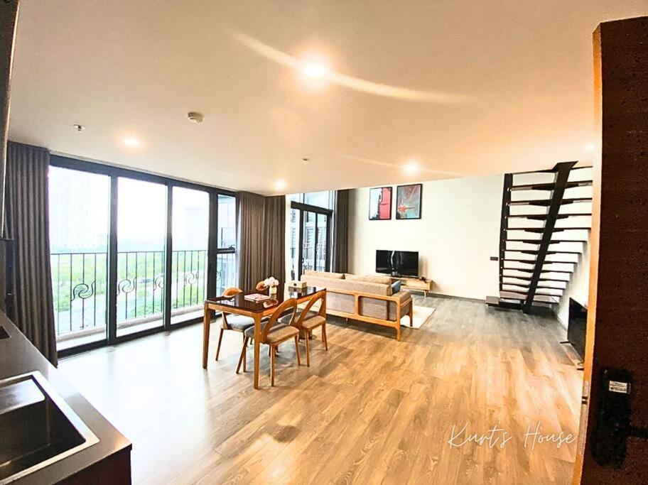 KURT'S HOUSE TÂY HỒ - 90m2 duplex apartment with cooking capacity