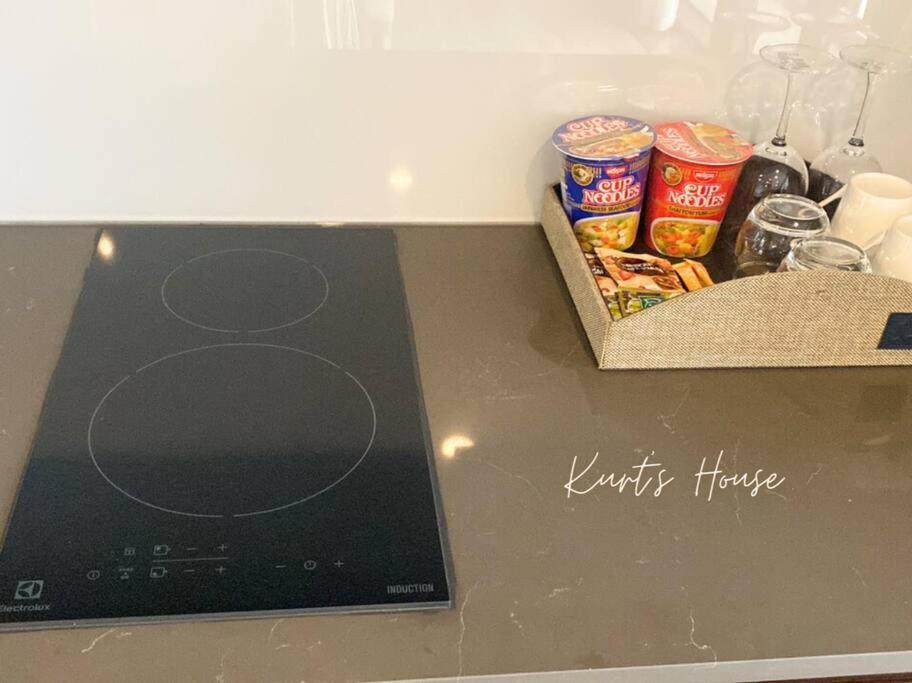 KURT'S HOUSE TÂY HỒ - 90m2 duplex apartment with cooking capacity