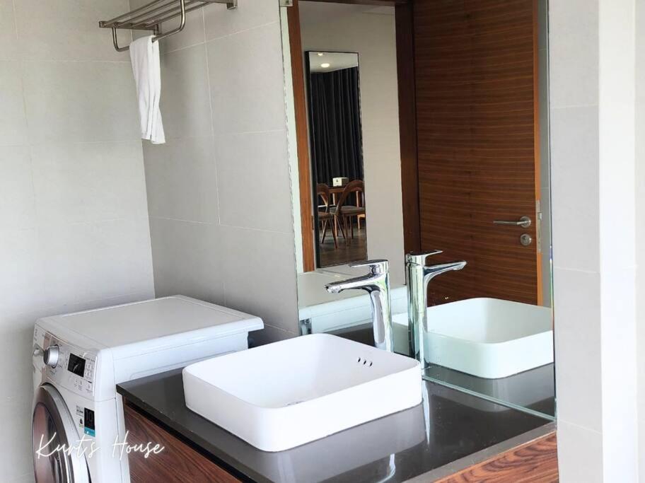 KURT'S HOUSE TÂY HỒ - 90m2 duplex apartment with cooking capacity