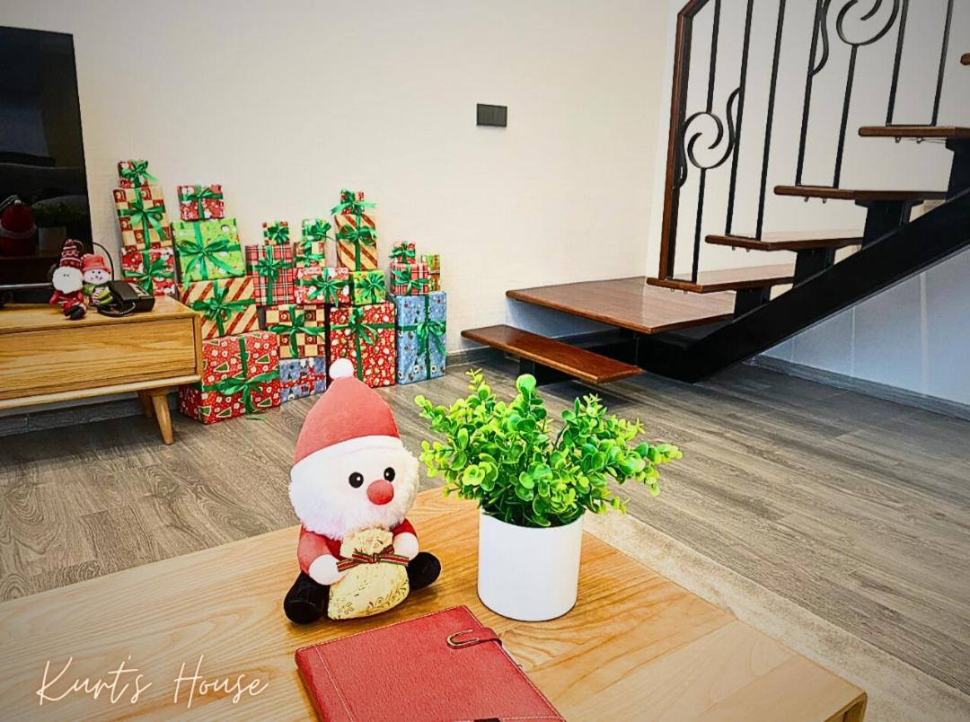 KURT'S HOUSE TÂY HỒ - 90m2 duplex apartment with cooking capacity