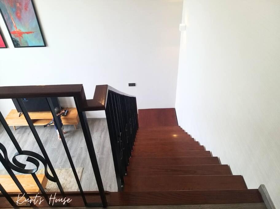 KURT'S HOUSE TÂY HỒ - 90m2 duplex apartment with cooking capacity