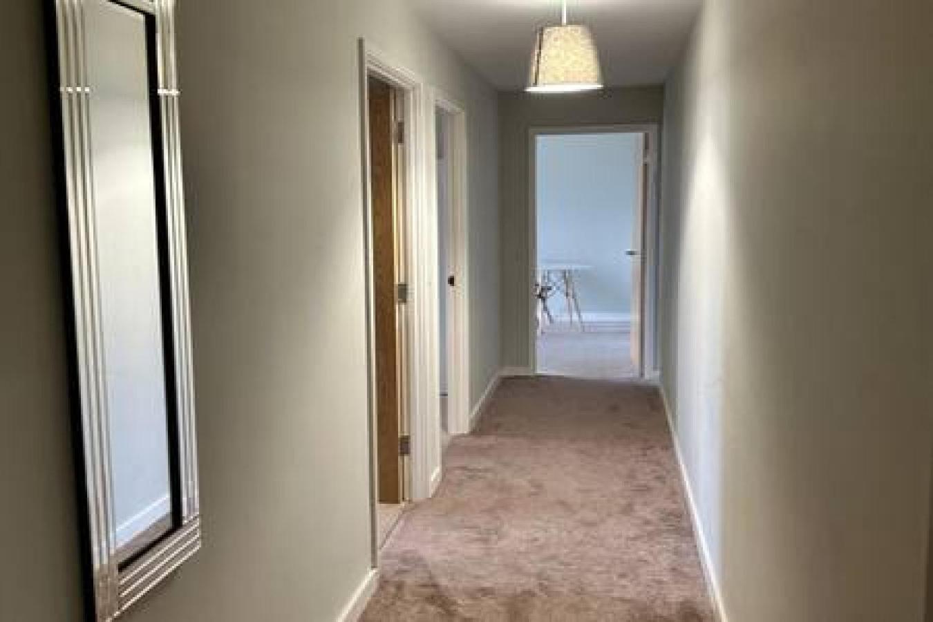 Large Central 2 Bed Apt with Balcony and Sofa Bed Sleeps 6 photo 2