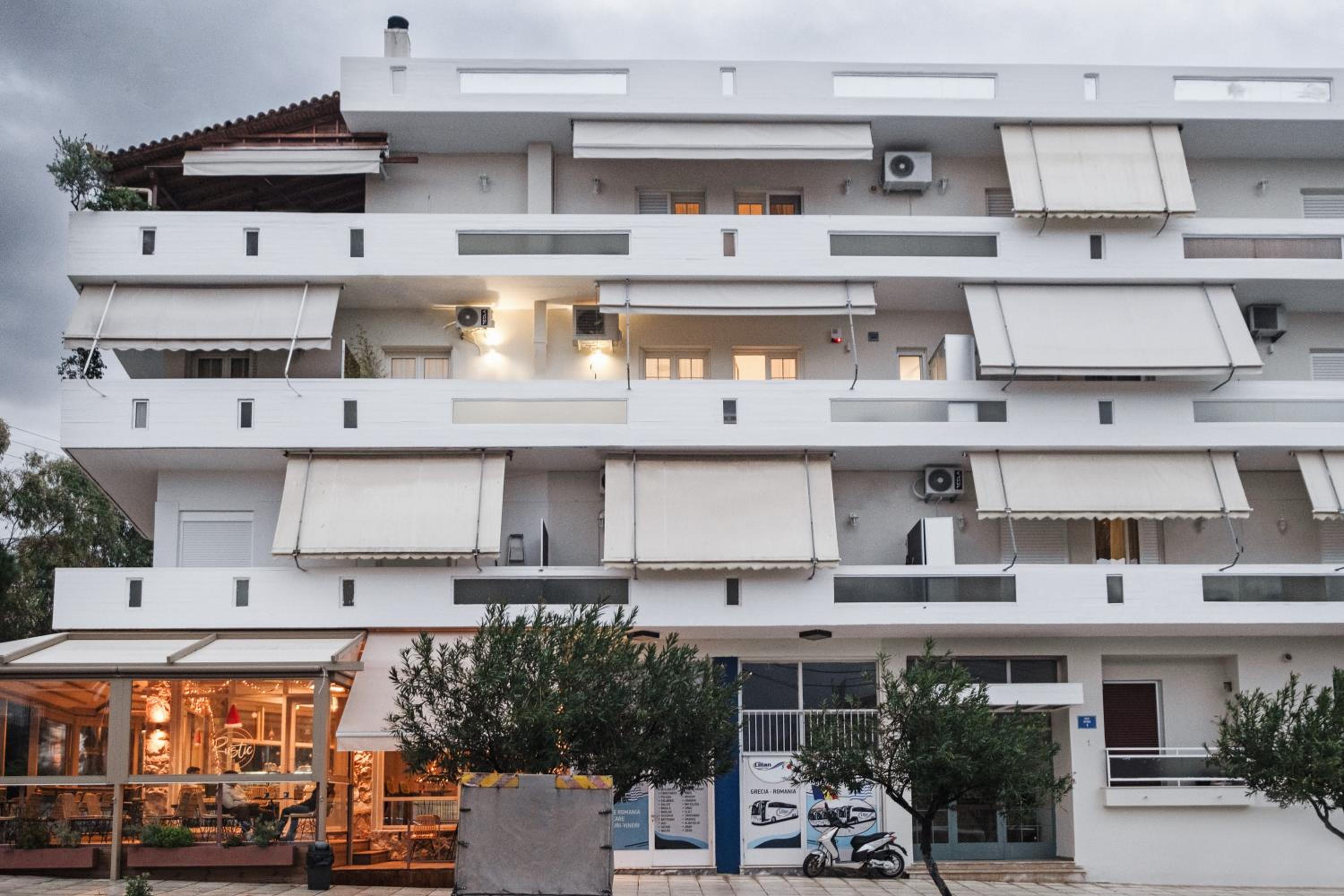 Hotel Singer Luxury Renovated Suite - Near Kalamata Center - 60sqm - Image 1