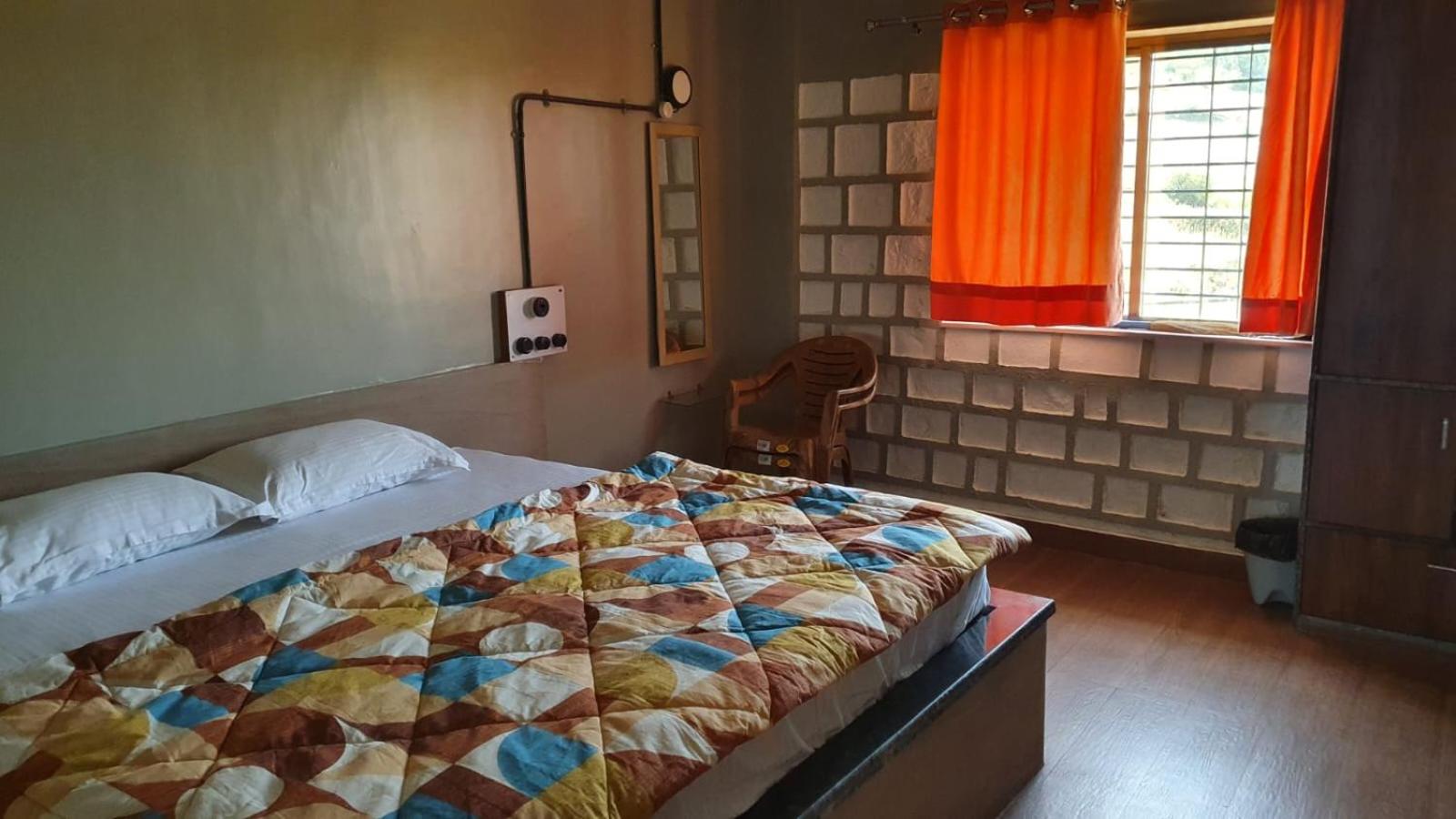Club Shandilya Annexe