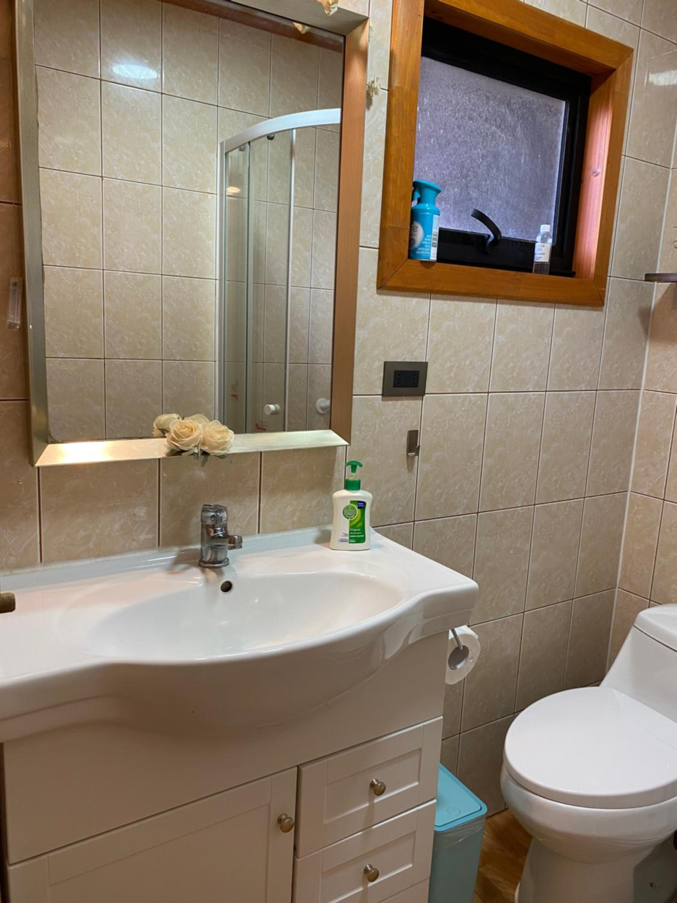 Habitación doble con baño privado Wifi y Tv Cable - Habitación 02, los Pellines 1325