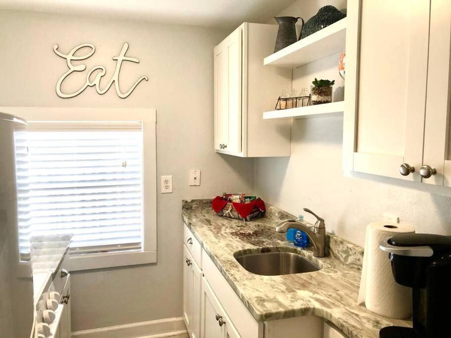 In the Heart of Downtown Dunedin One Bedroom Apt NO KIDS, NO PETS view 3