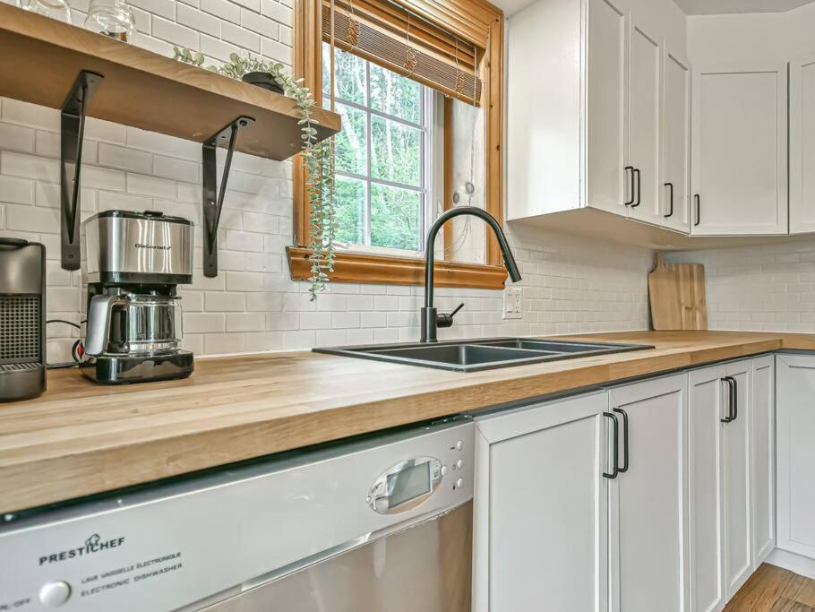 Peaceful Tremblant Cottage