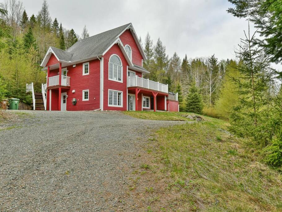 Peaceful Tremblant Cottage