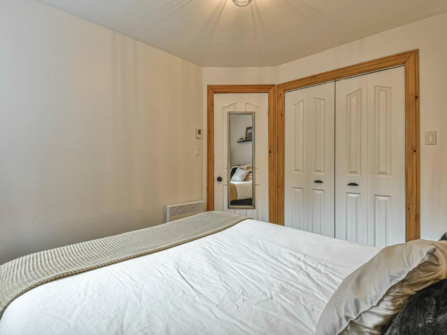 Peaceful Tremblant Cottage