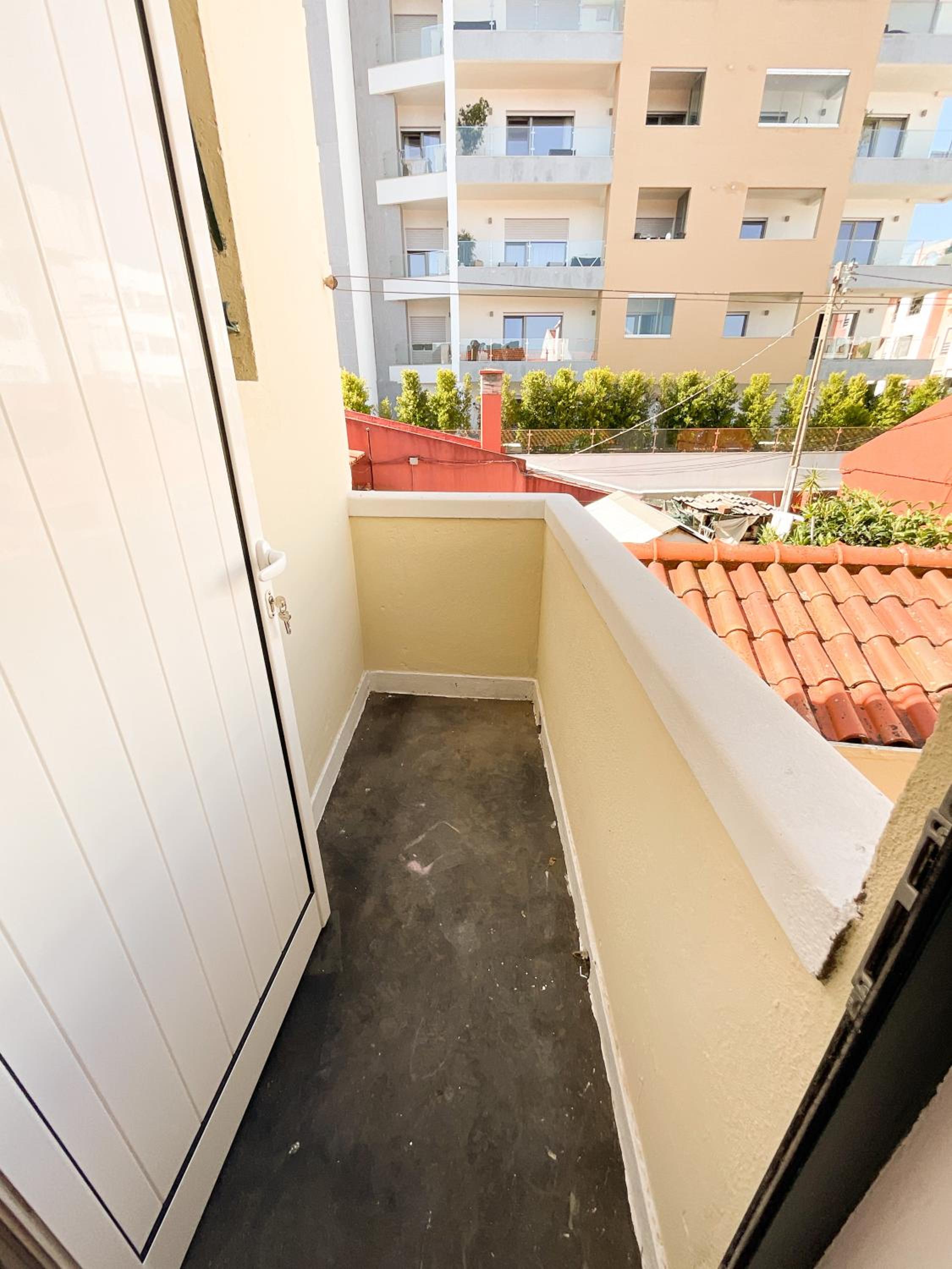 Fantastic Spacious Apartment near Carcavelos Beach