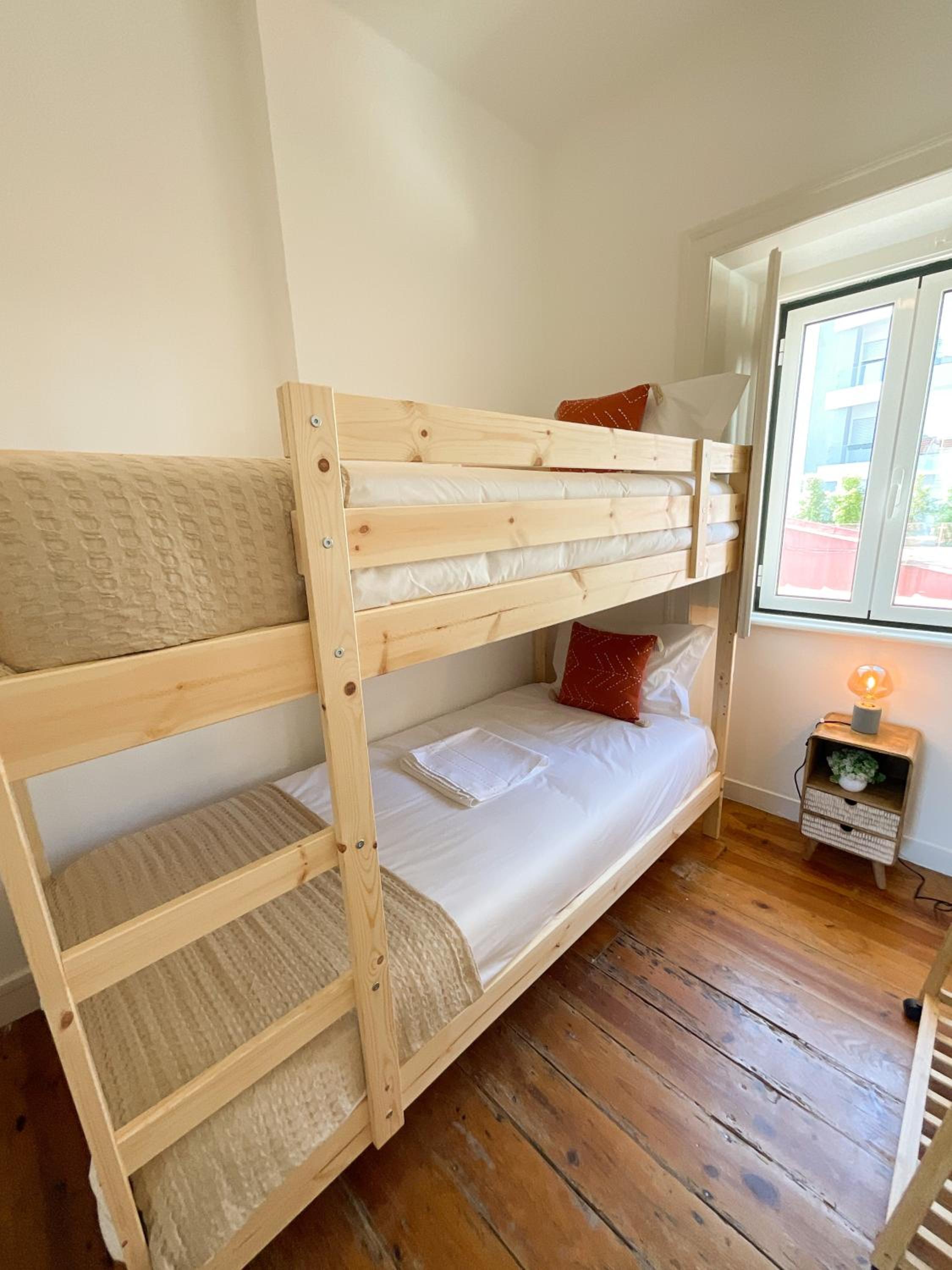 Fantastic Spacious Apartment near Carcavelos Beach