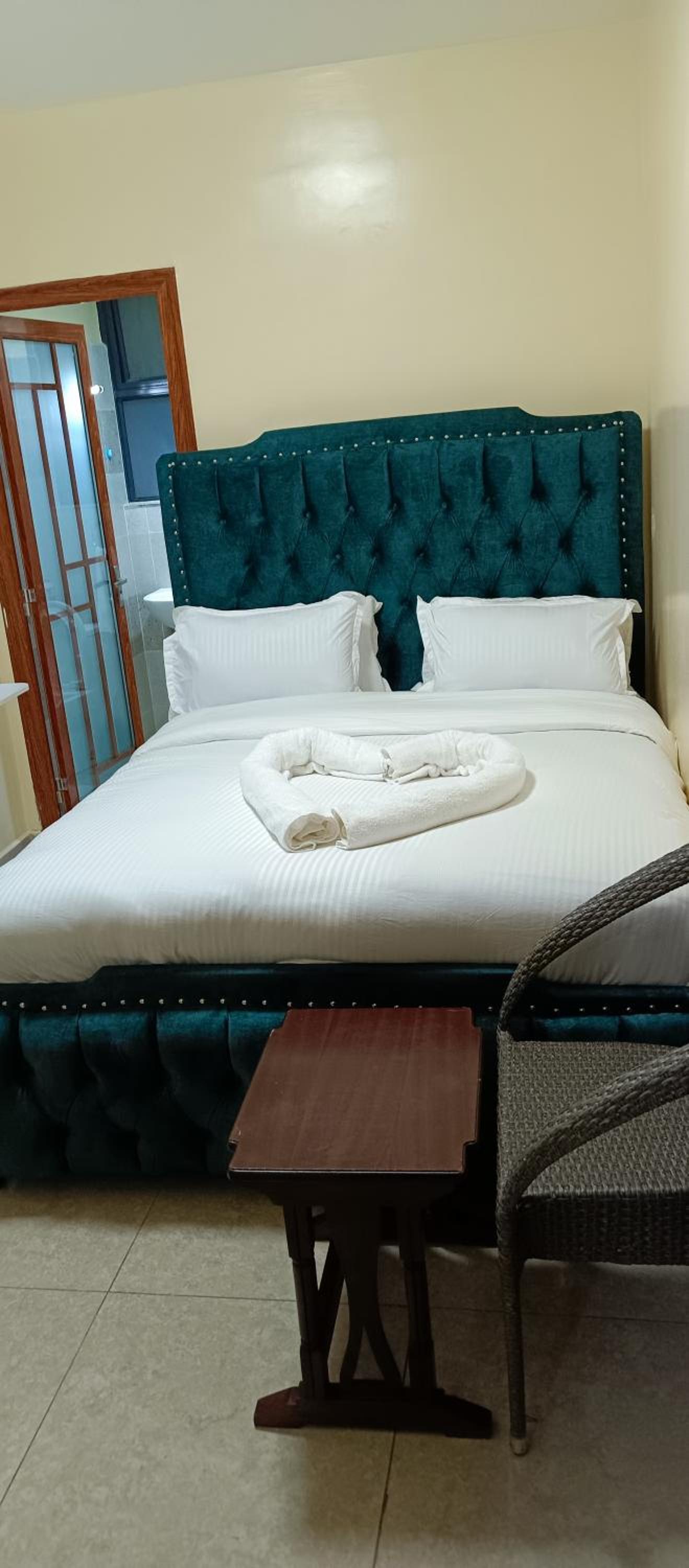Luxurious small studio Kaisa gardens kileleshwa view 3