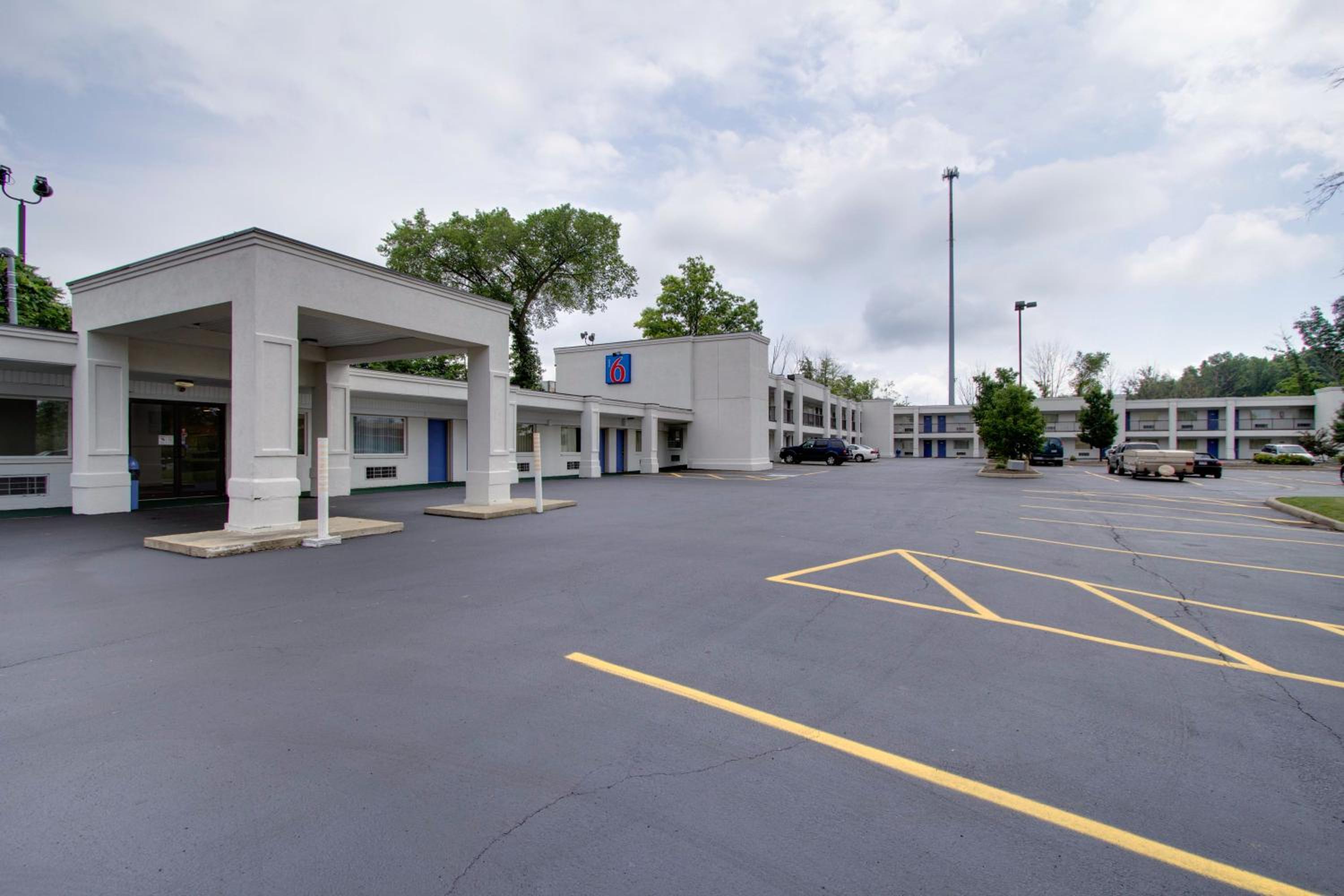 Motel 6-Richfield, OH view 5