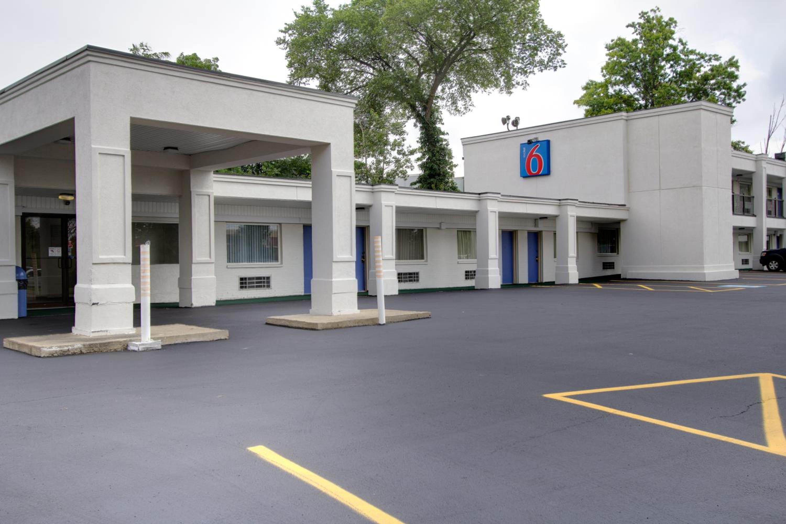 Motel 6-Richfield, OH view 2
