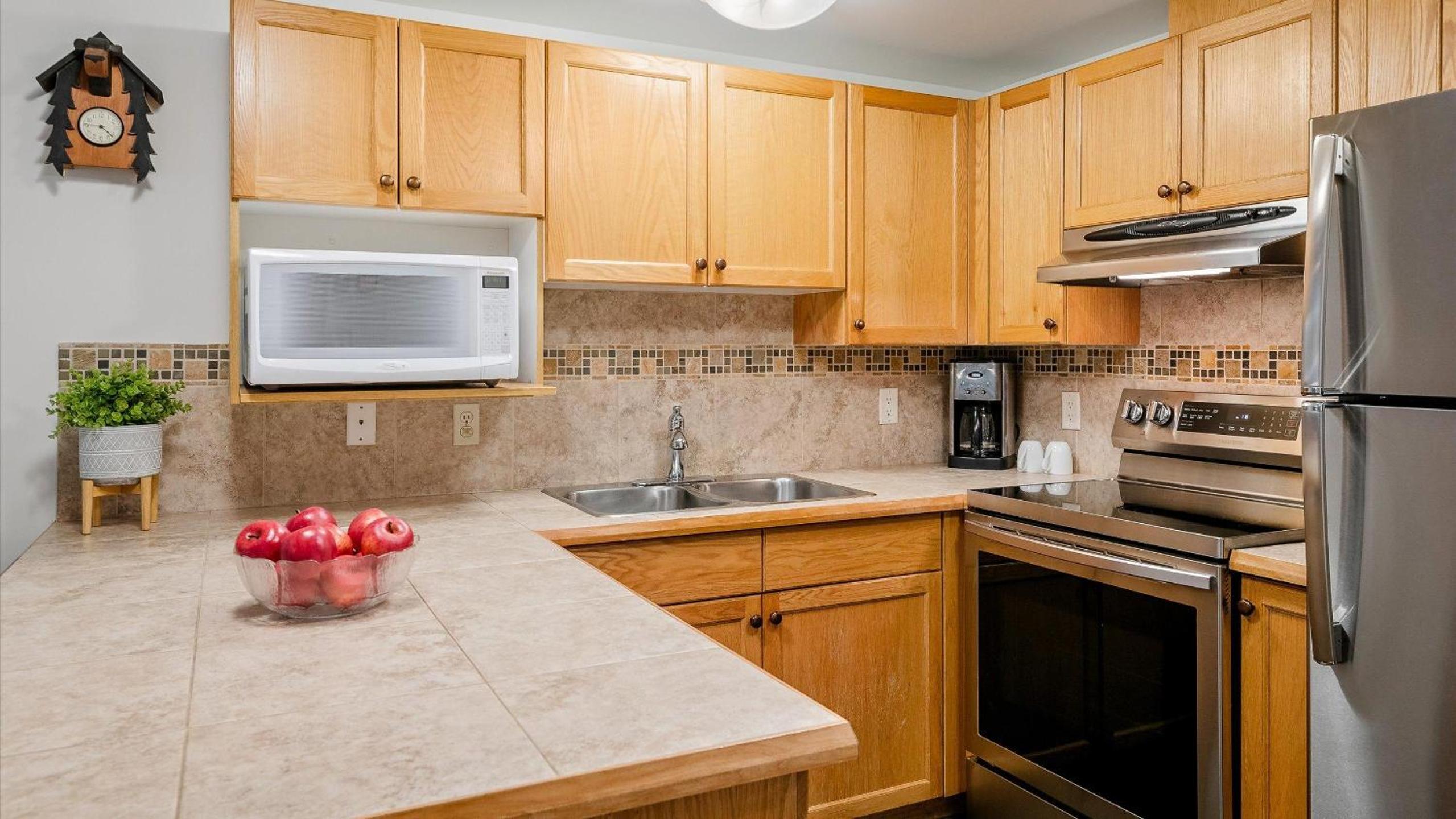 Woodrun Lodge 214 | Ski-in-Ski-Out Condo, Heated Pool, Hot Tub, Gym