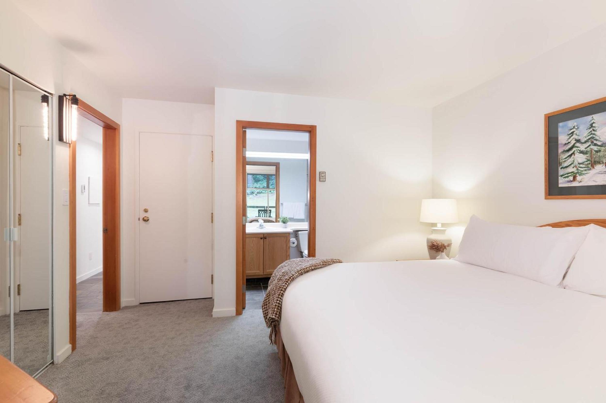 Woodrun Lodge 214 | Ski-in-Ski-Out Condo, Heated Pool, Hot Tub, Gym