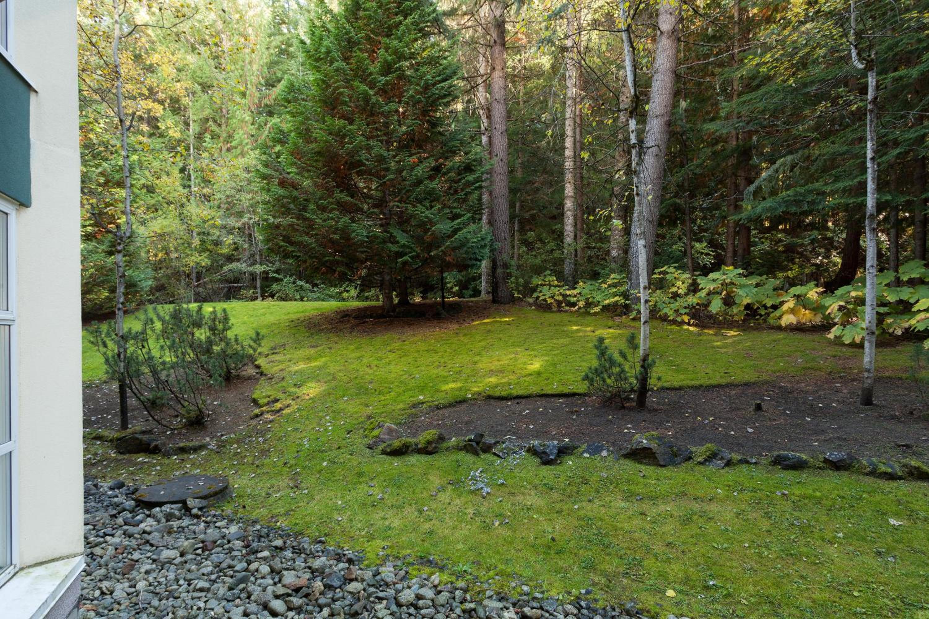 Woodrun Lodge 214 | Ski-in-Ski-Out Condo, Heated Pool, Hot Tub, Gym