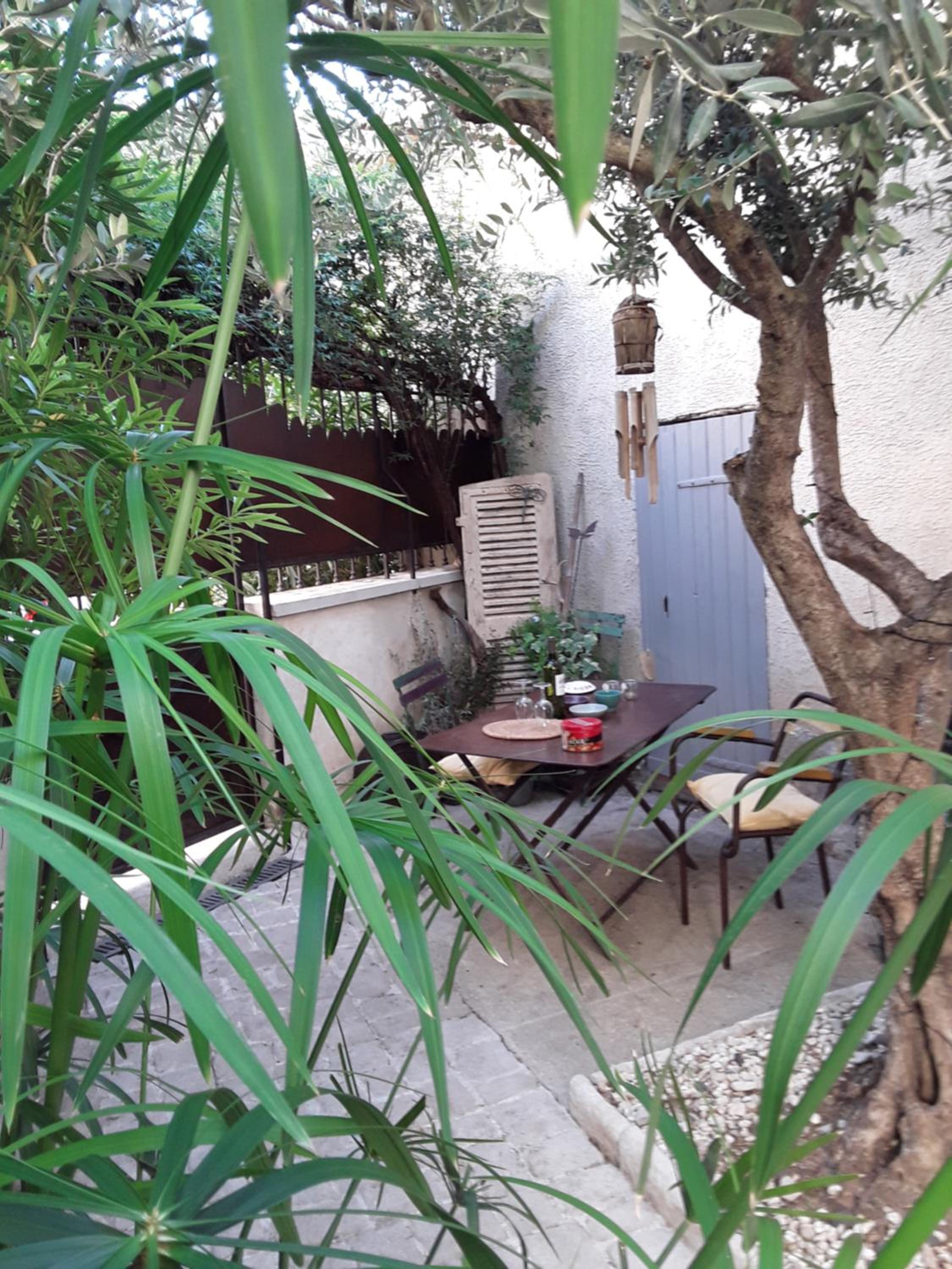 Alheuredusud view 3