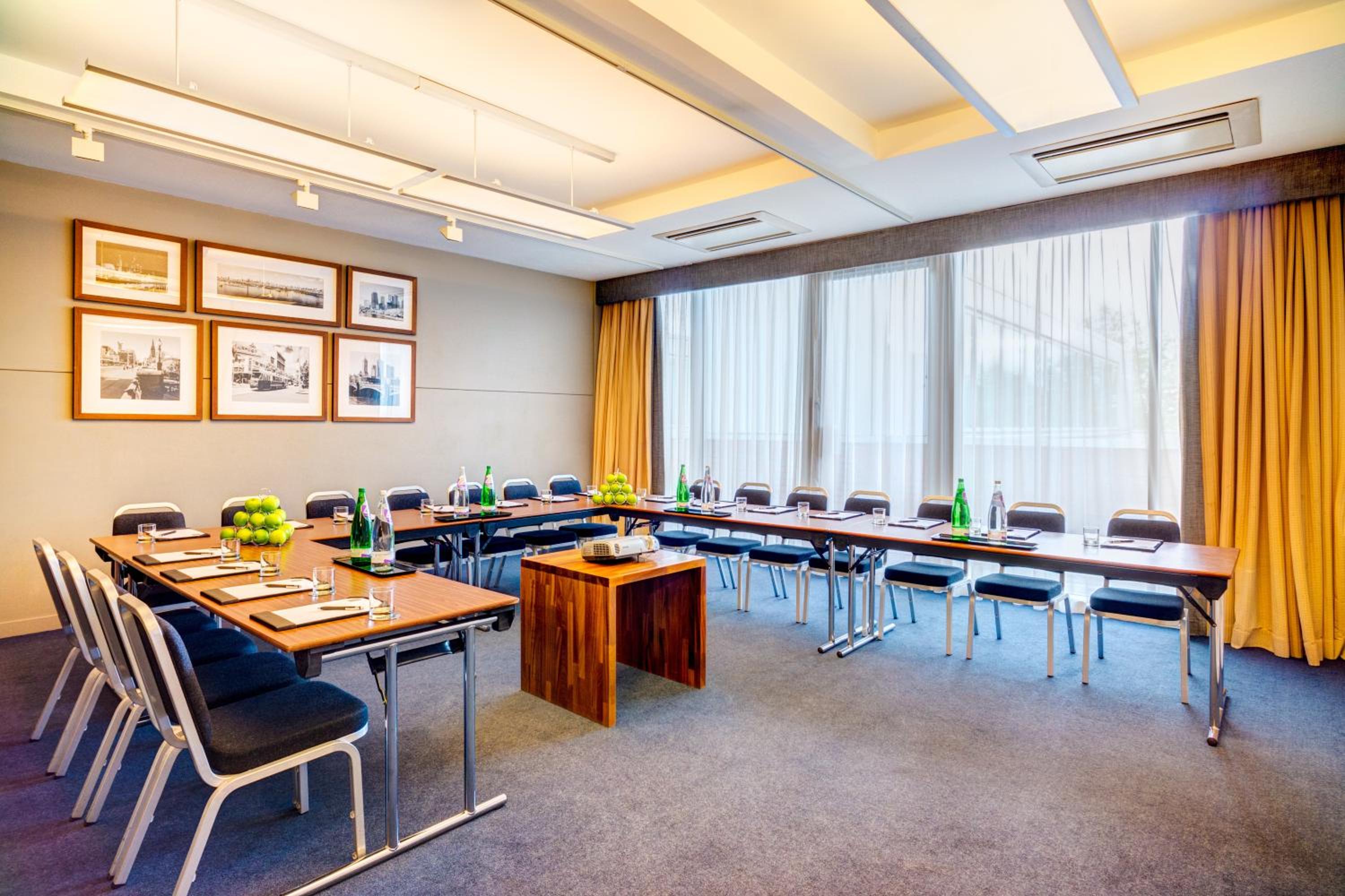Dundee Vacations - Apex City Quay Hotel  Spa - Property Image 2