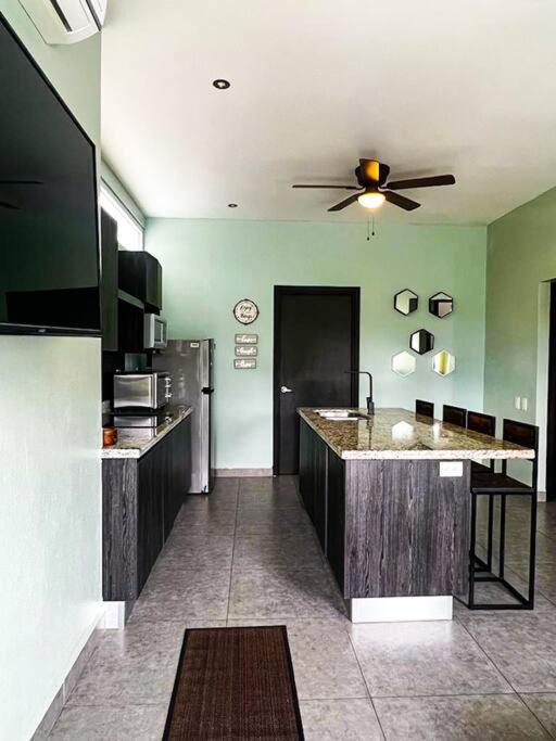 Modern & convenient condo in Jaco downtown
