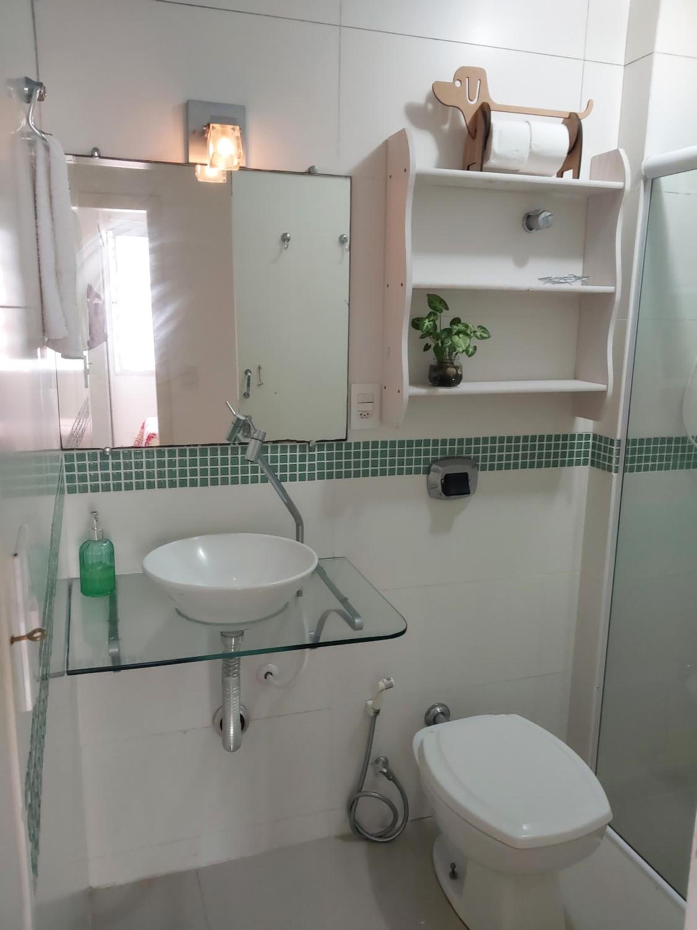 Melhor custo benefício no centro 4 pessoas, 2Q, ar, garagem, cozinha completa