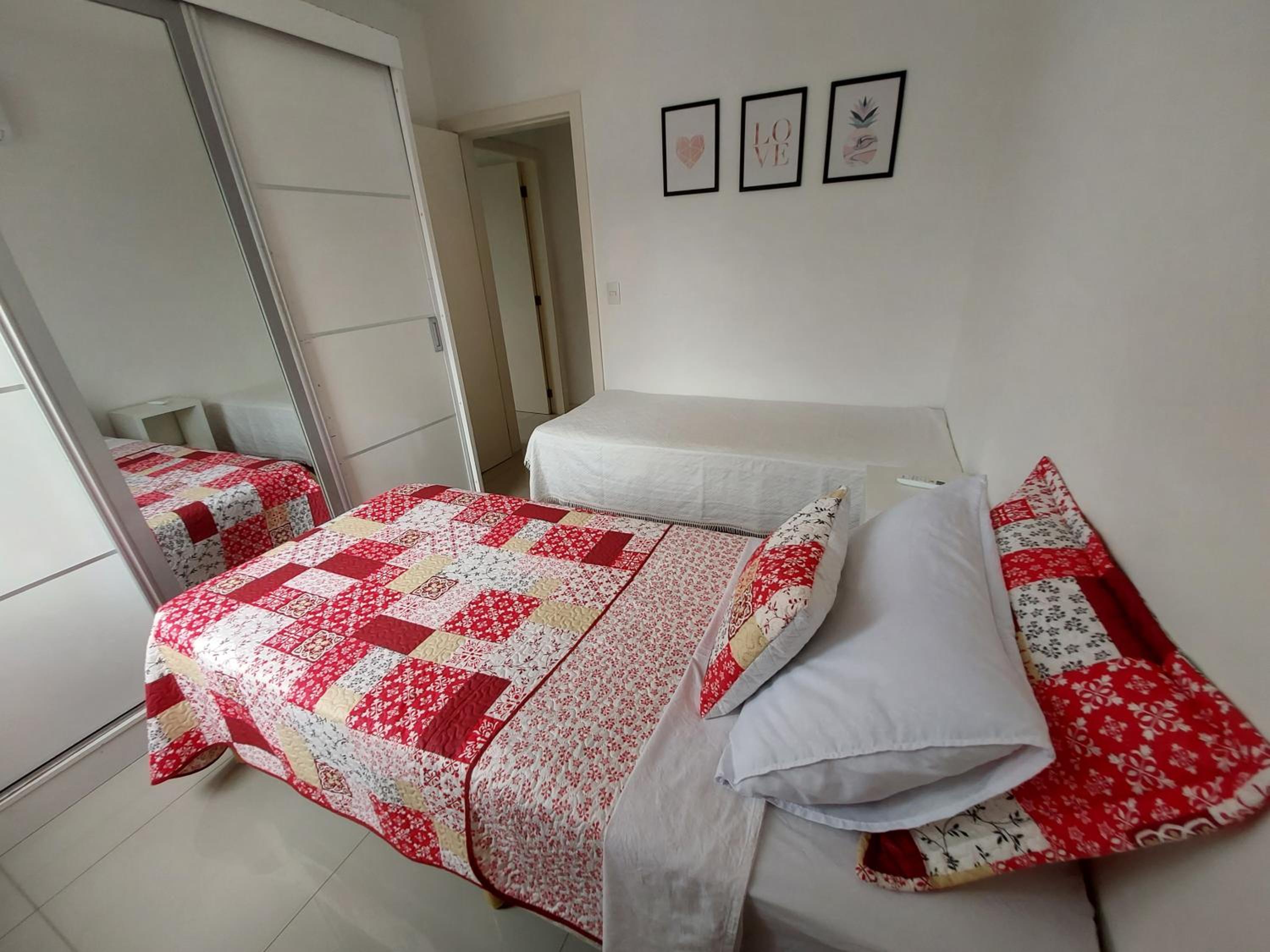 Melhor custo benefício no centro 4 pessoas, 2Q, ar, garagem, cozinha completa