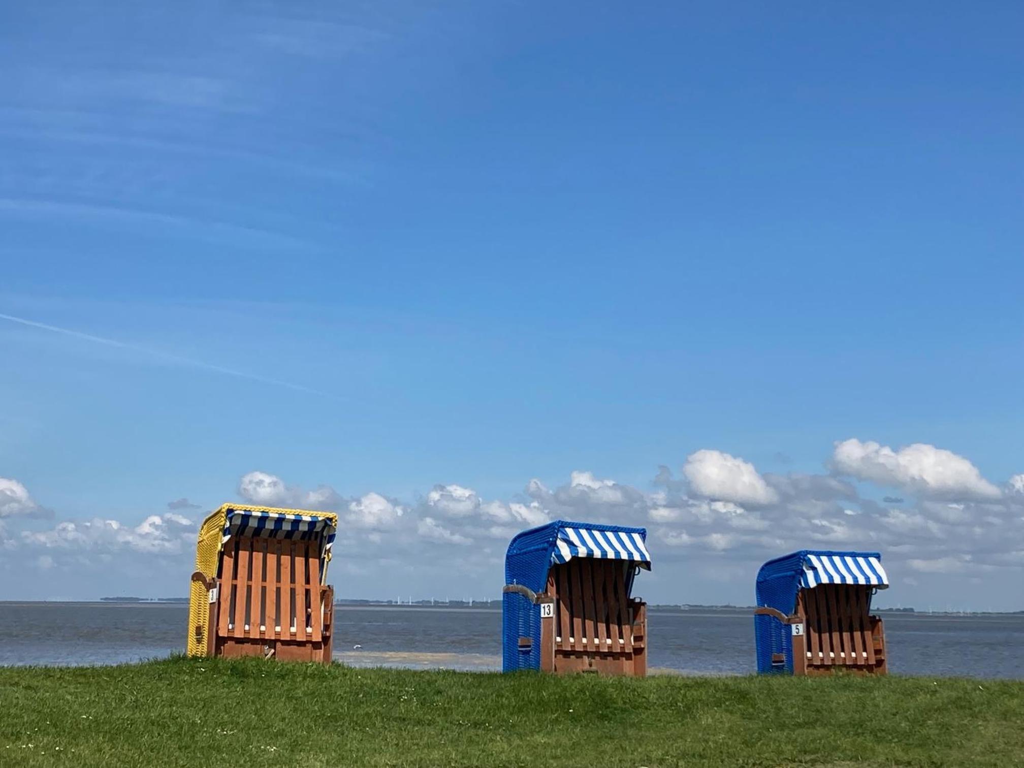 Urlaub beim Käptn! Freistehendes Premium Nordsee-Ferienhaus mit Fahrrädern, Stellplatz und Garten, 150m zur Nordsee