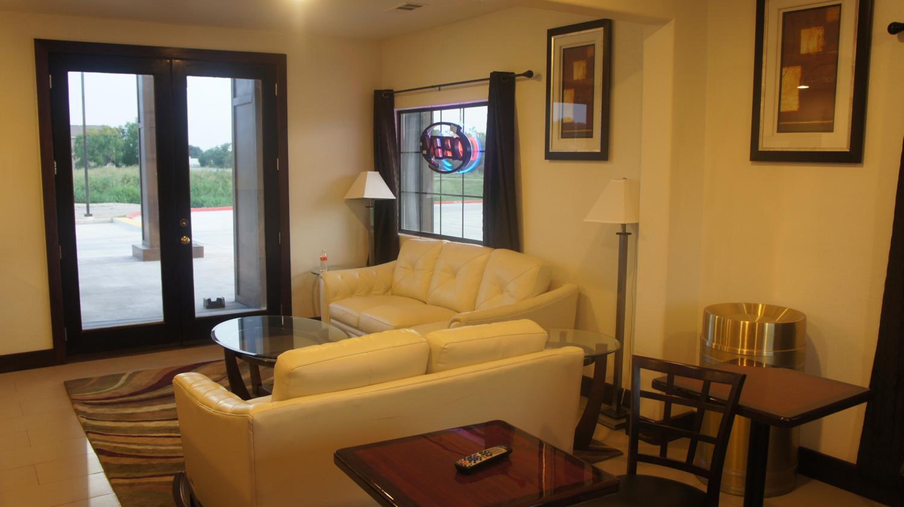 Lux Inn and Suites