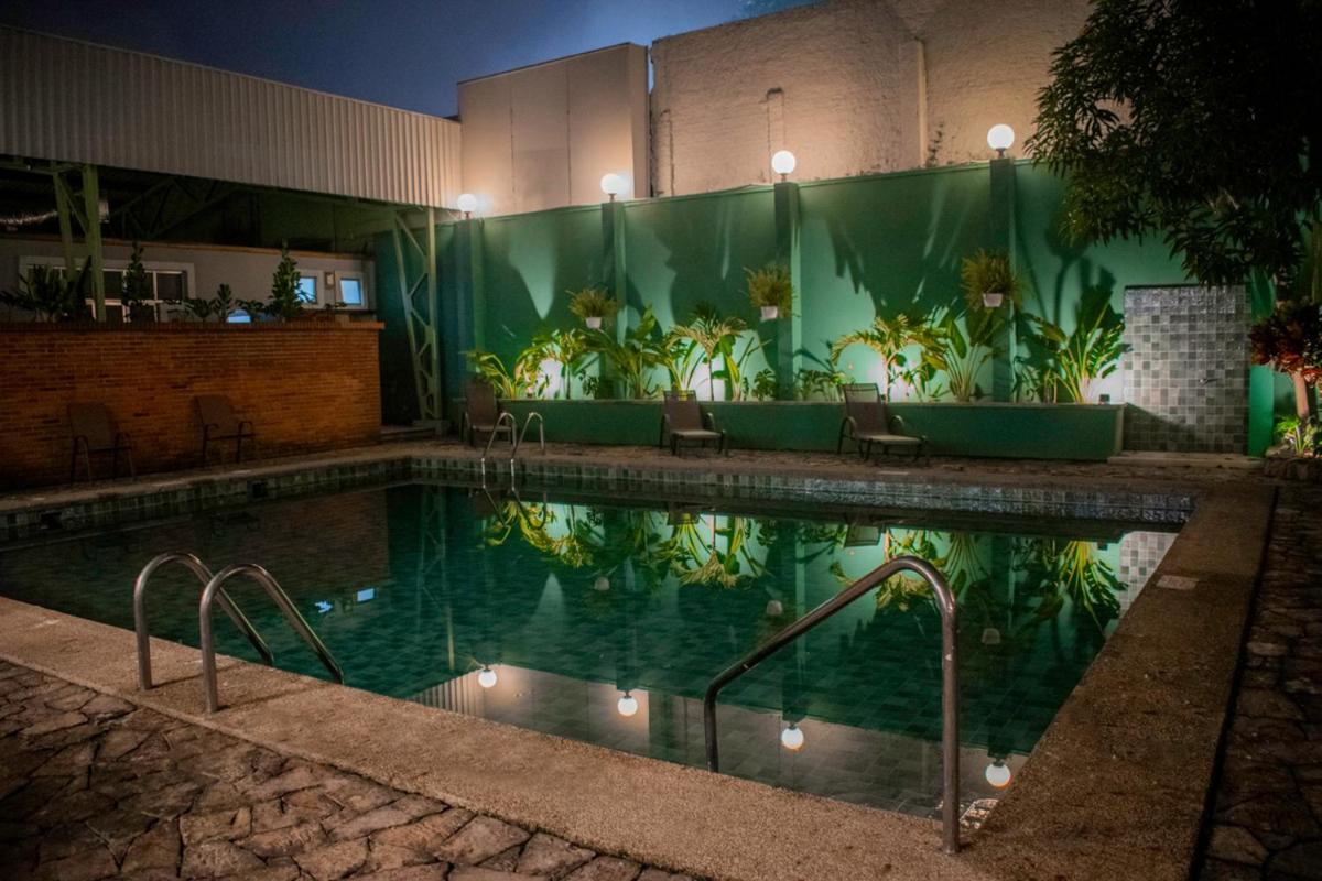swimming pool