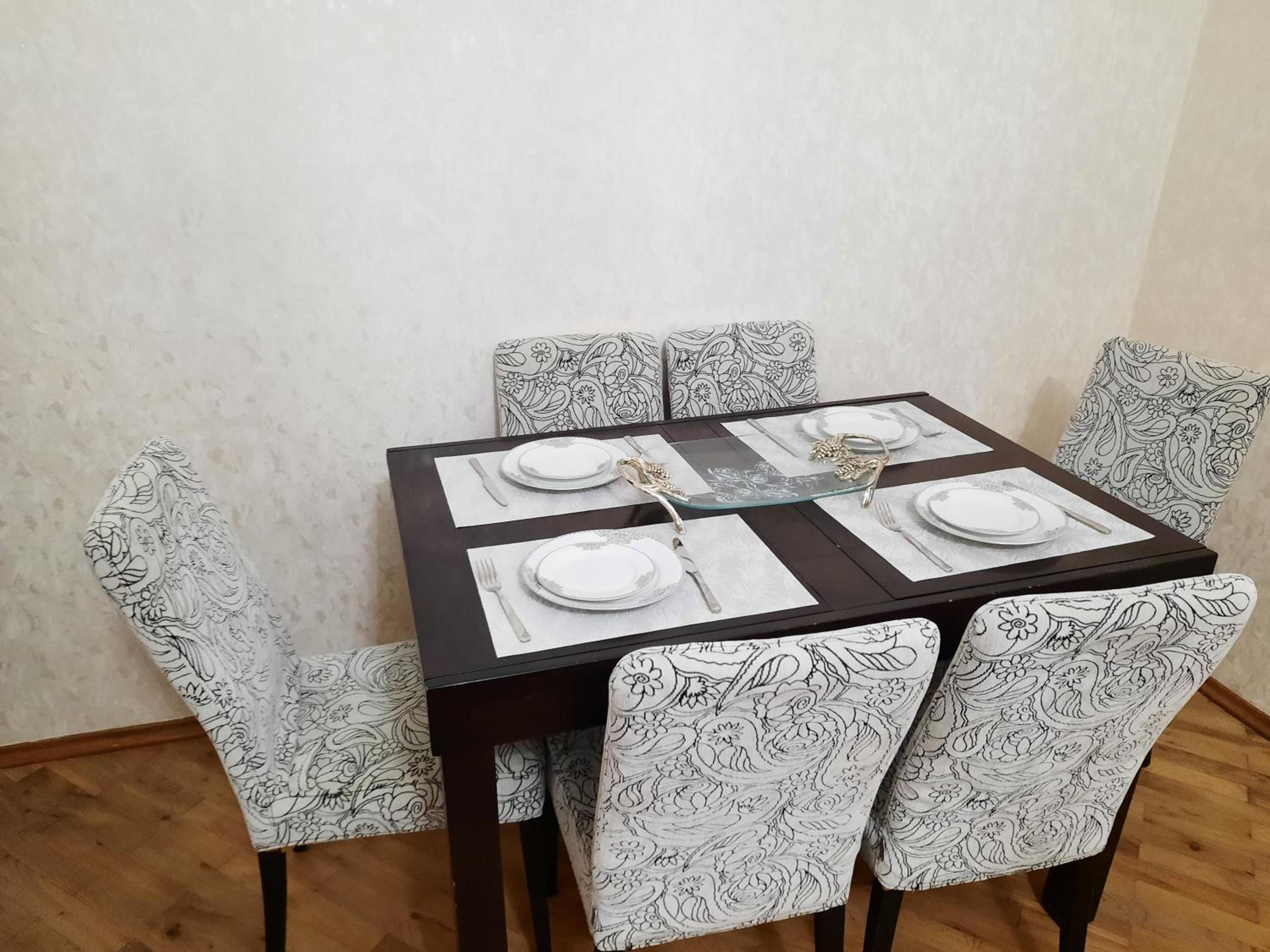 Spacious Apartment in Center, near Nizami st, Fountain Square and Sahil Metro Station