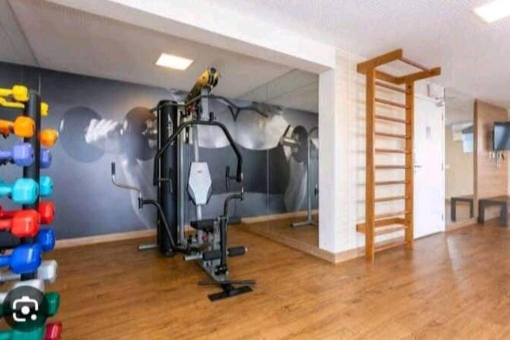 Studio Flex com garagem e piscina no centro de Sp