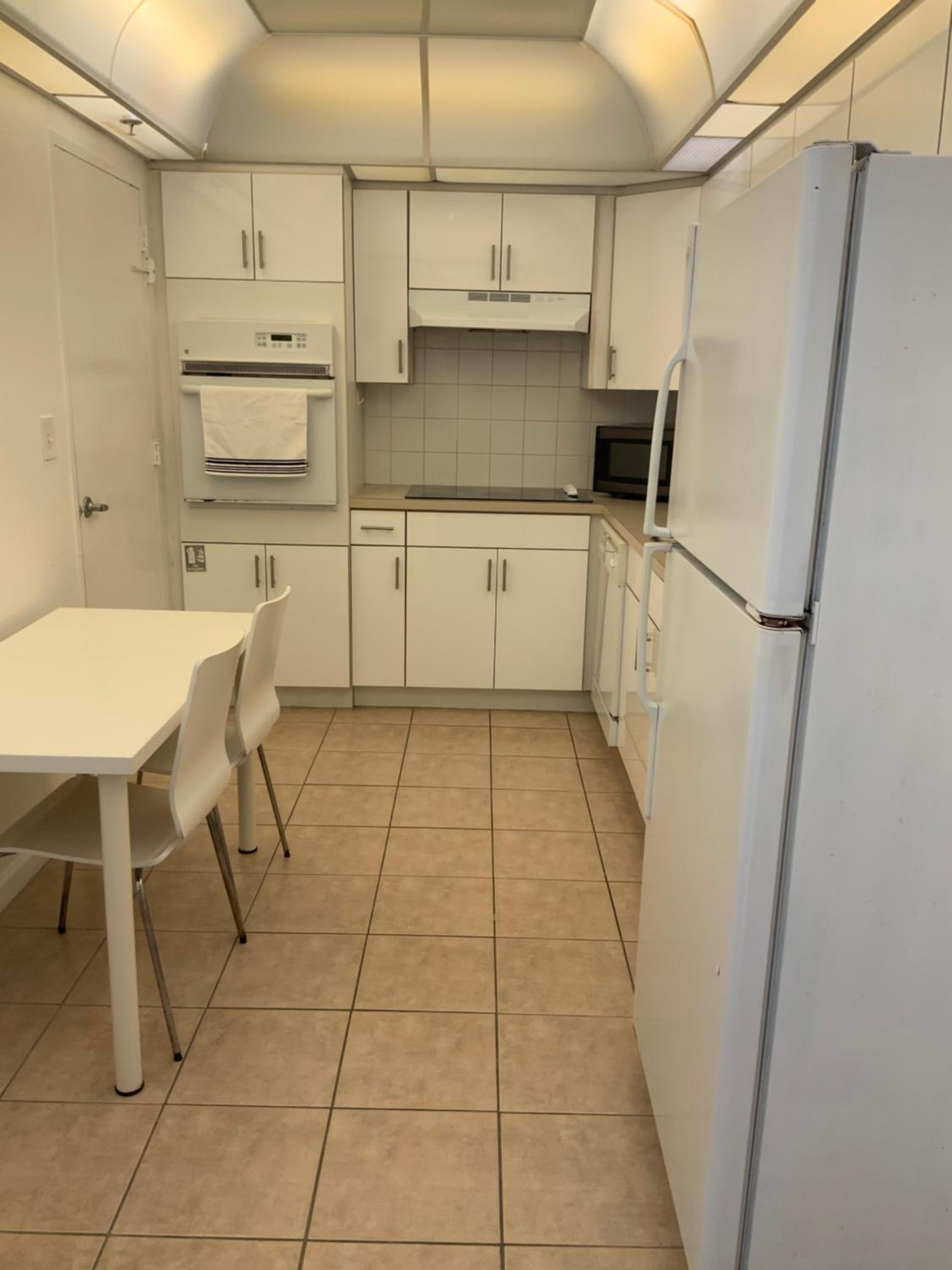 Cozy Ocean View Apartment by Miami Te Espera - Hallandale Beach 11E view 5