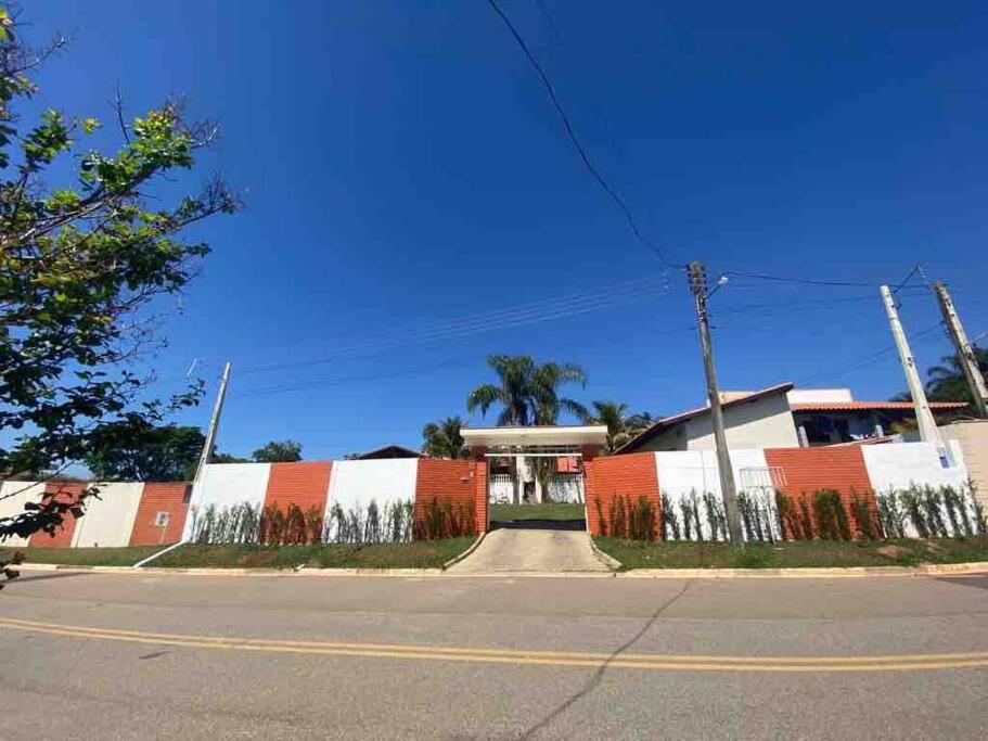 Chácara em Sarapui com 5 quartos sendo 3 suítes